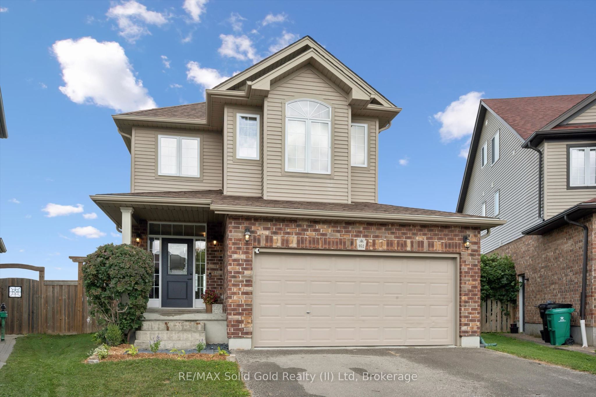 952 Eden Oak Court, Kitchener, ON N2A 0C6 photo 3