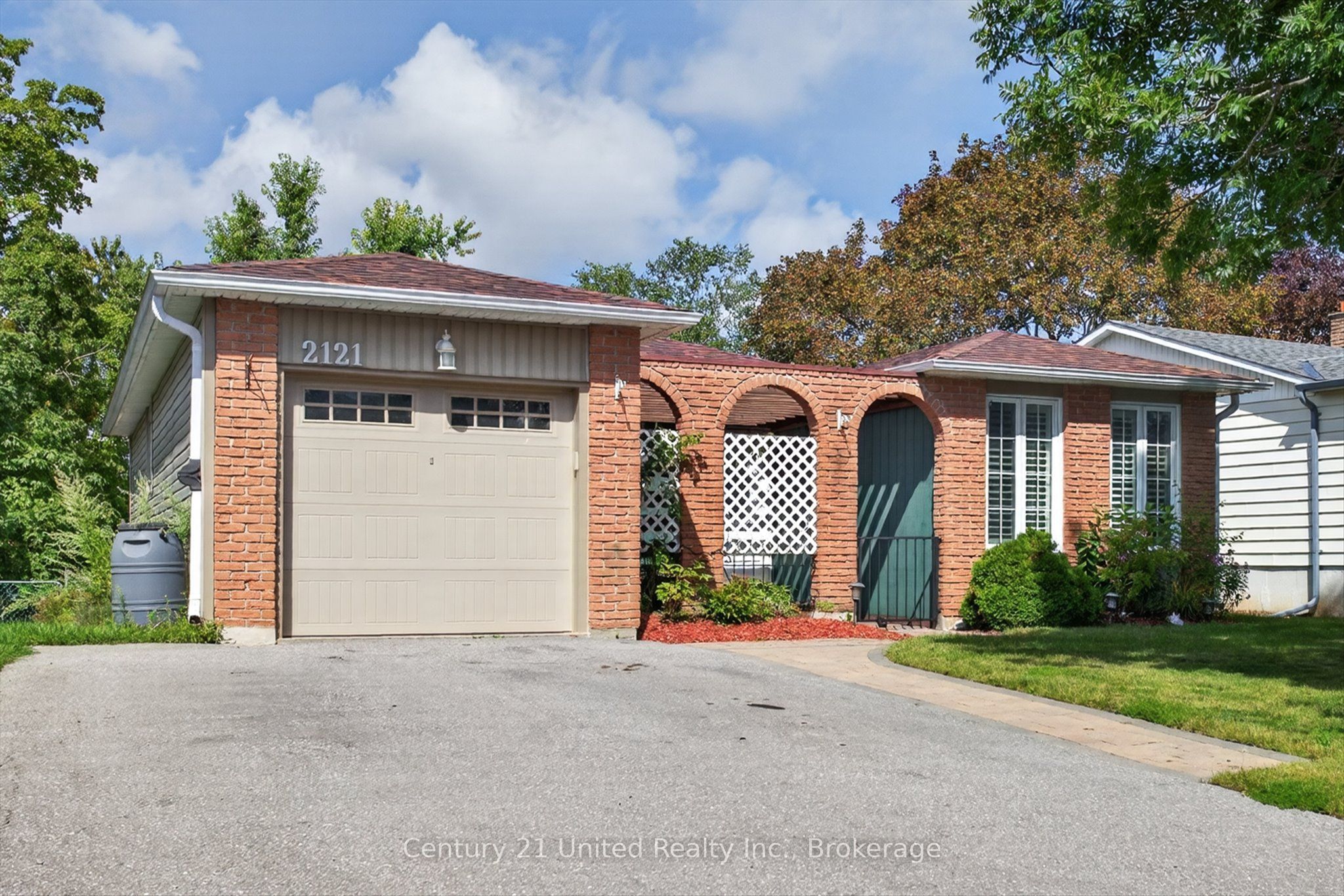 2121 Meadowview Road, Peterborough, ON K9L 1S5 photo 3