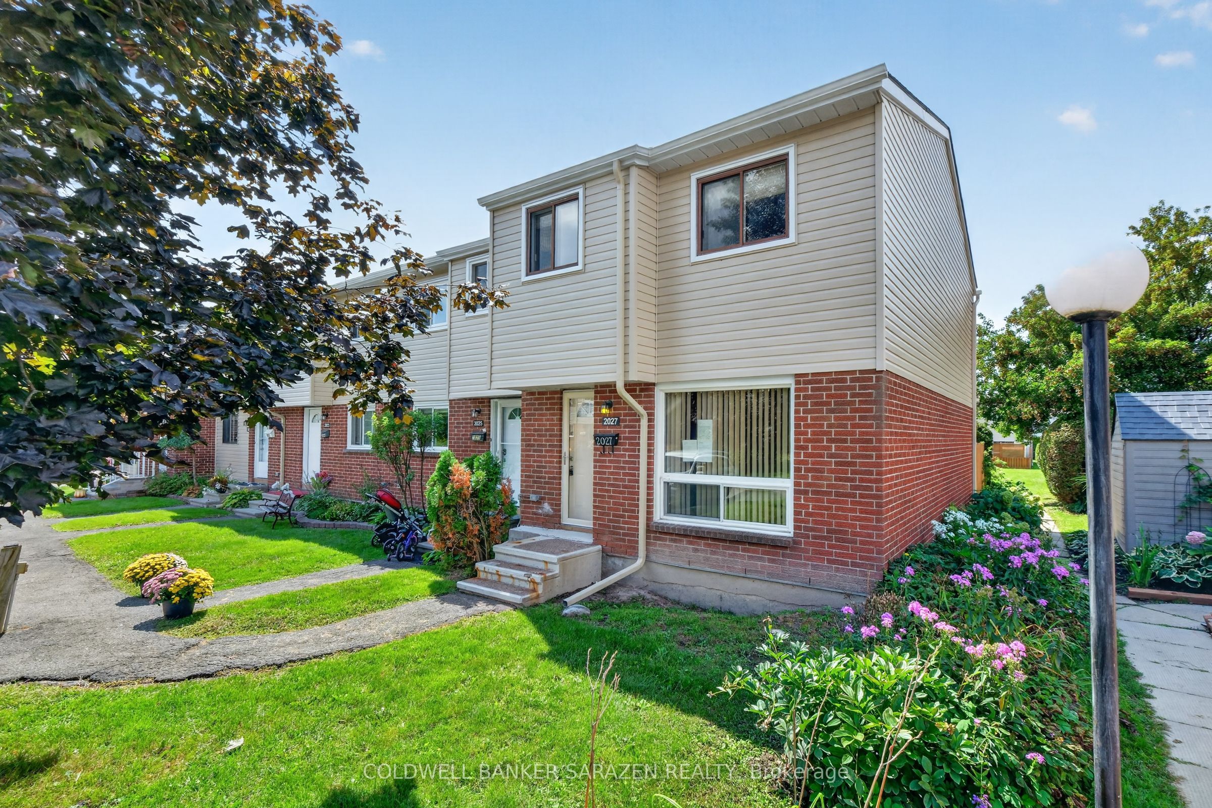 2027 Kelden Crescent, Blackburn Hamlet, ON K1B 4Y1 photo 2
