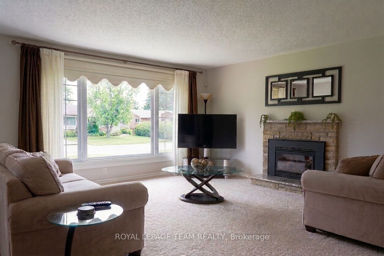 29 Epworth Avenue, Meadowlands - Crestview and Area, ON K2G 2L6 photo 3