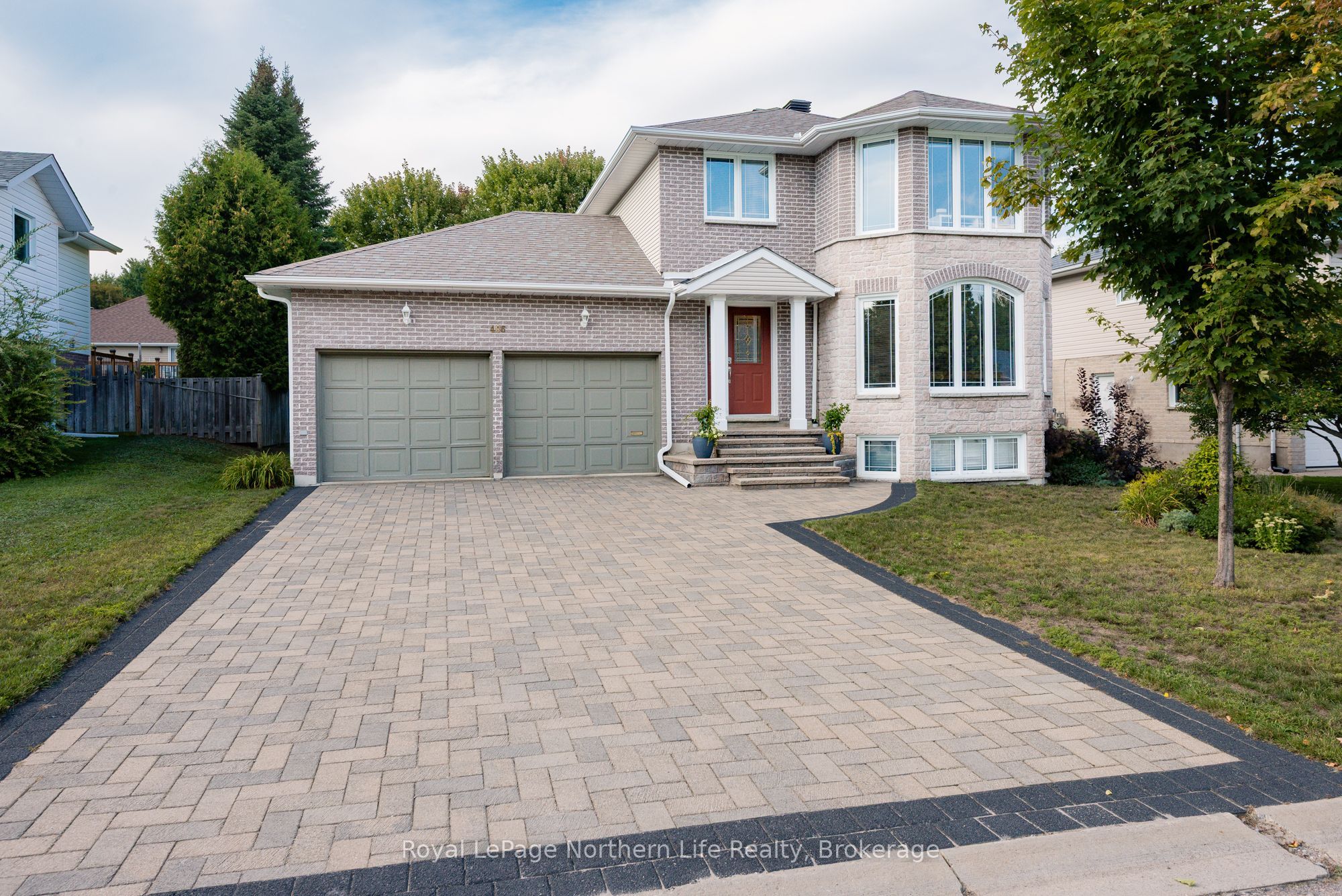 406 Pearce Street, North Bay, ON P1C 1M7 photo 2