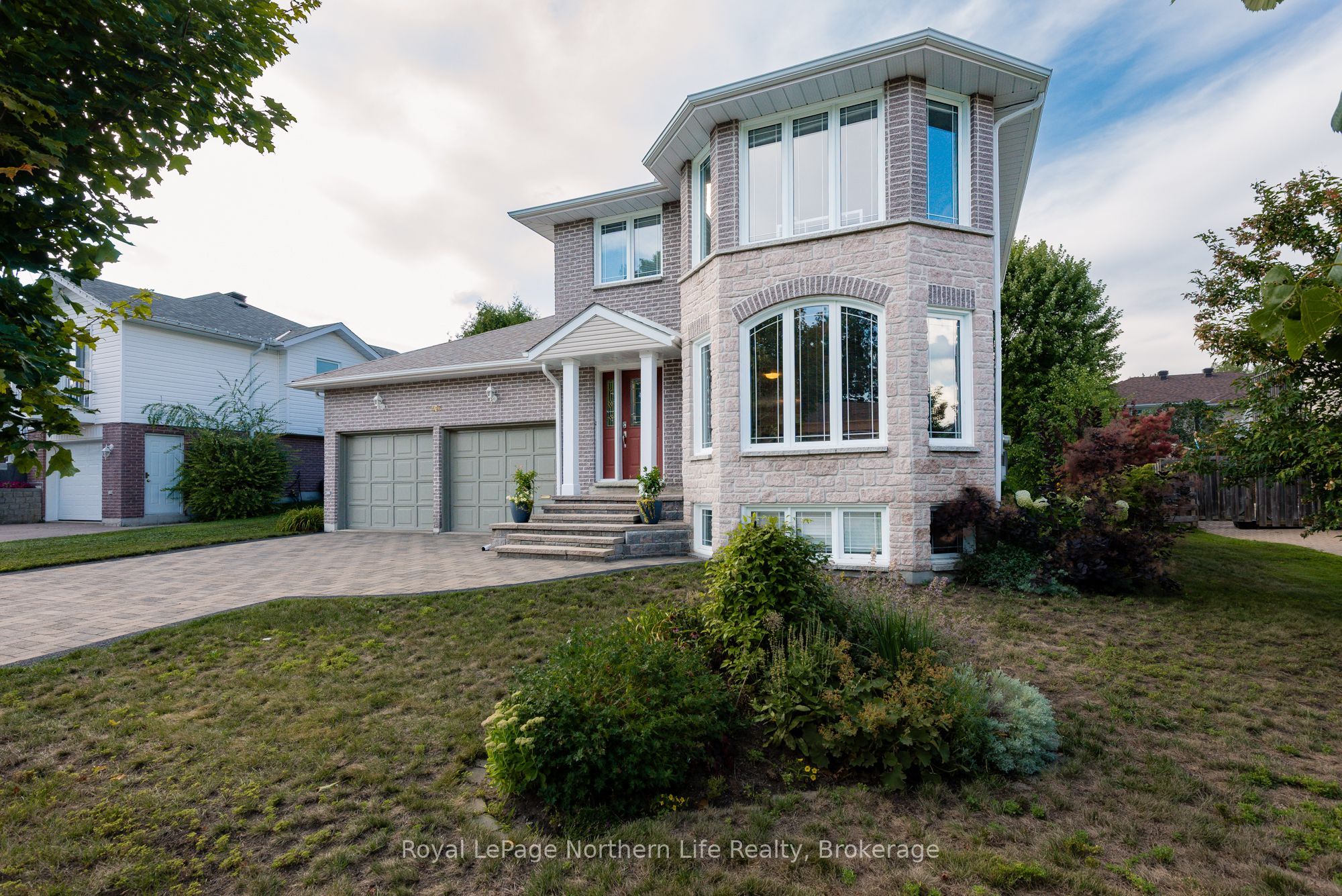 406 Pearce Street, North Bay, ON P1C 1M7 photo 3