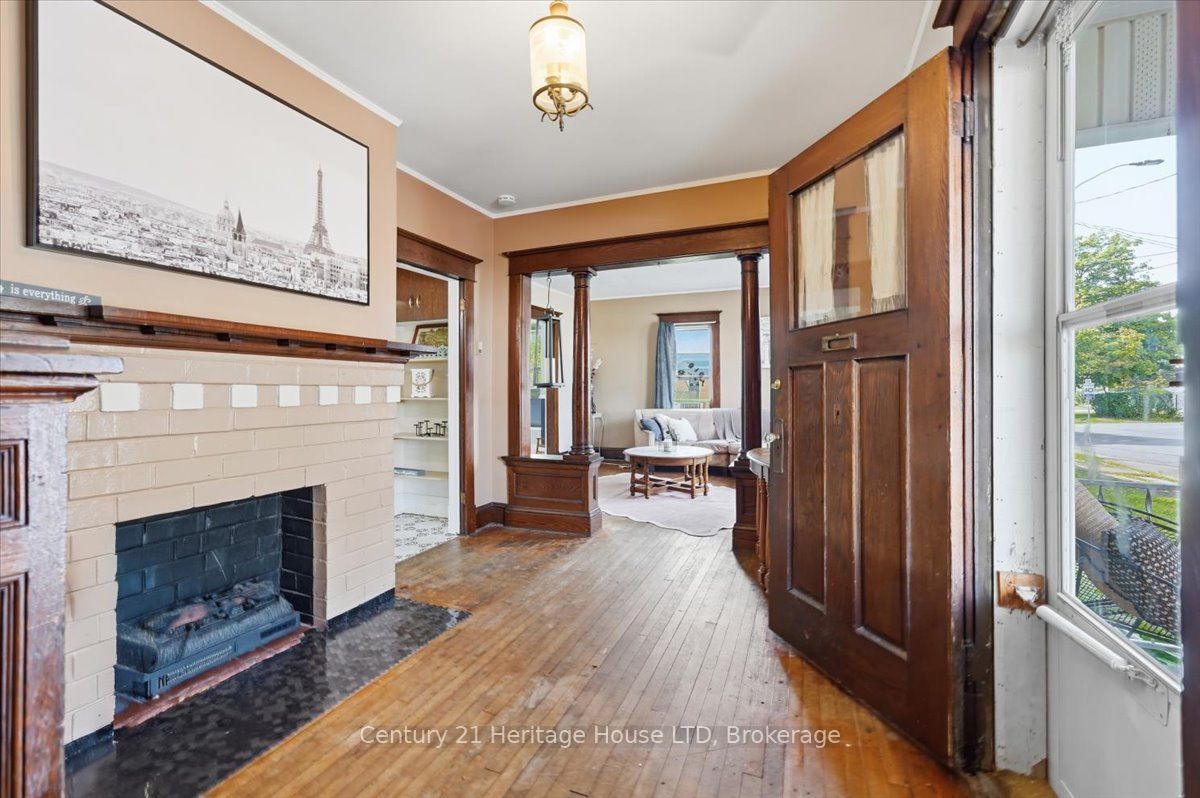 17 Elizabeth Street E, Welland, ON L3C 4M2 photo 5