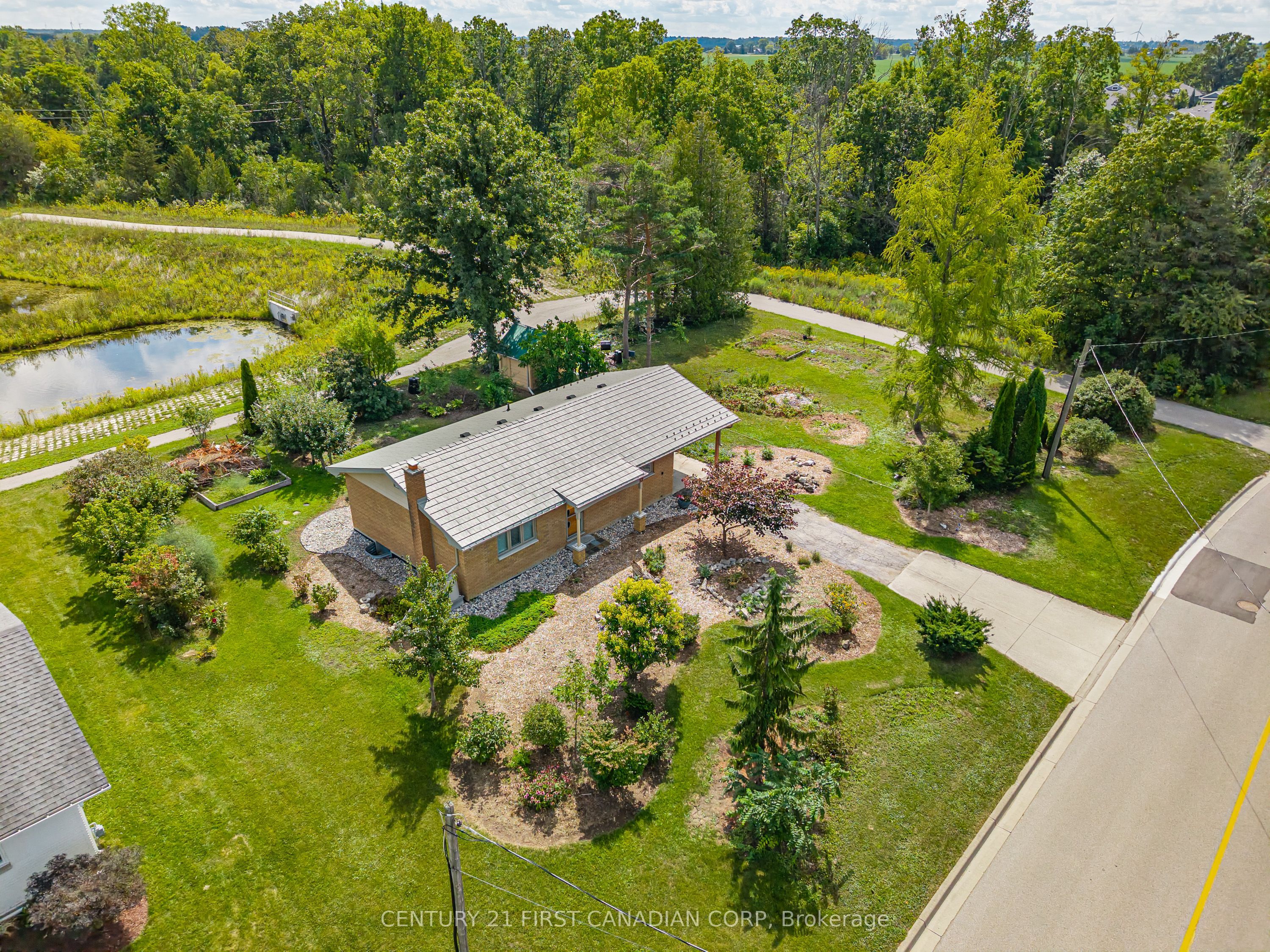 52 Gill Road, Lambton Shores, ON N0M 1T0