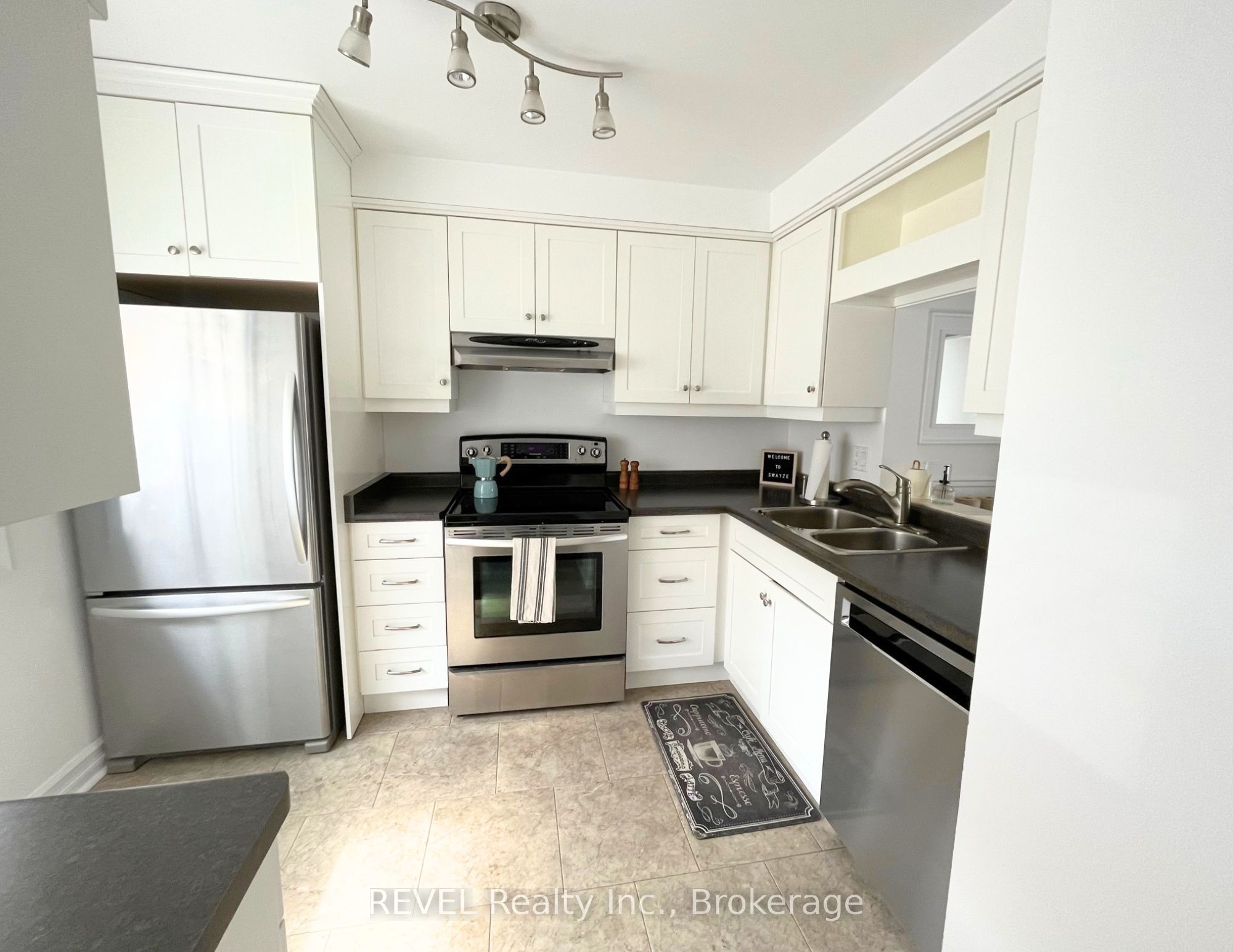 5815 Swayze Drive 11, Niagara Falls, ON L2J 3W3 photo 3