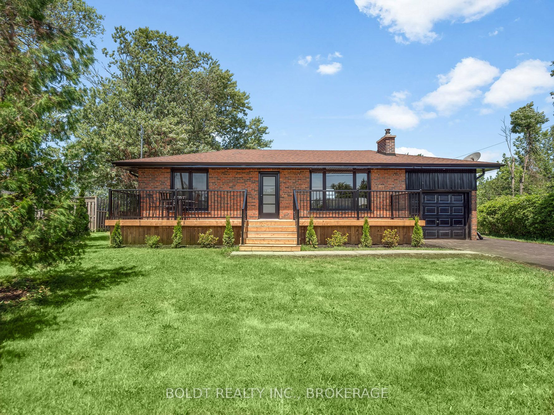 6221 Lyons Creek Road, Niagara Falls, ON L2G 0L9