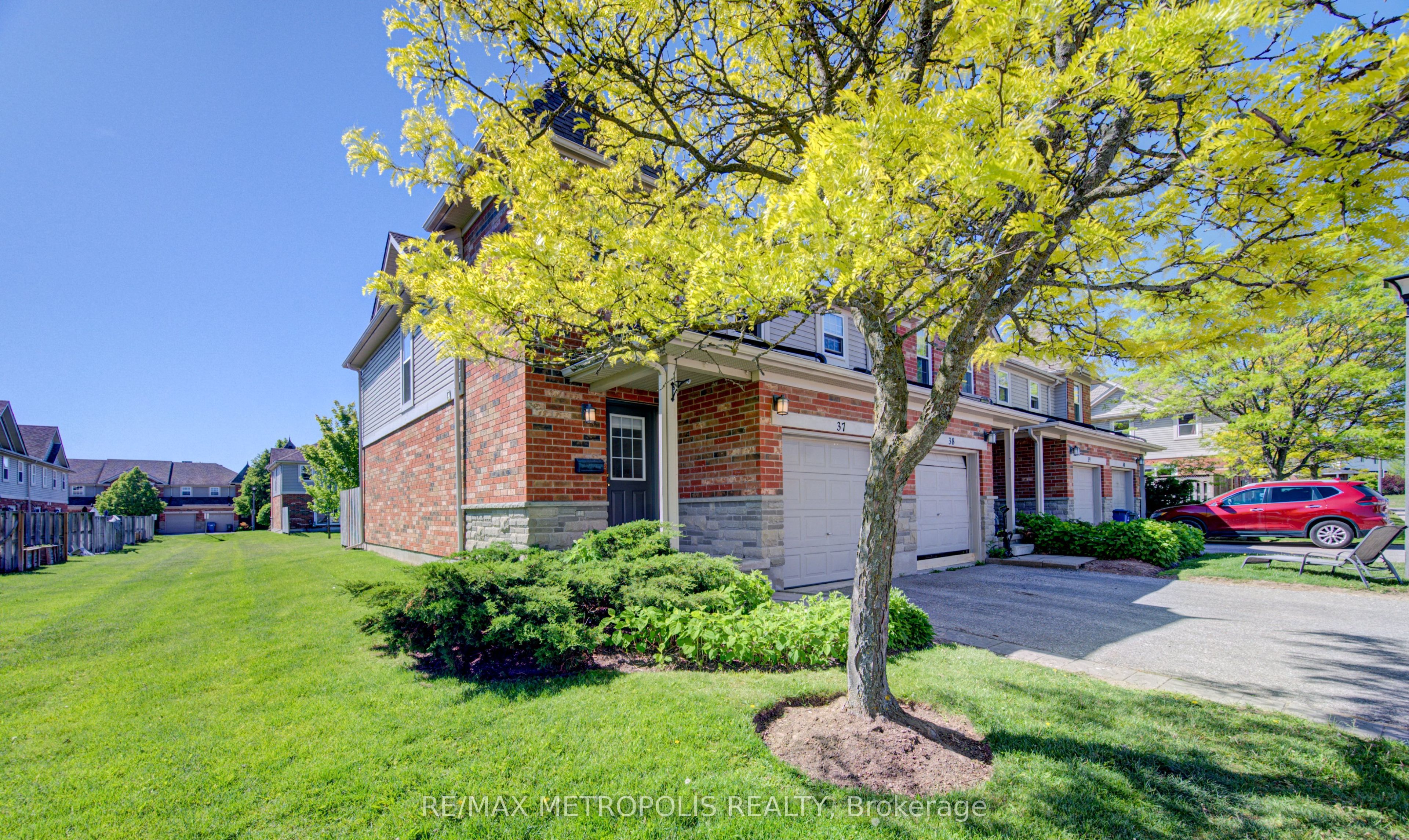 124 GOSLING Gardens 37, Guelph, ON N1G 5K6 photo 3