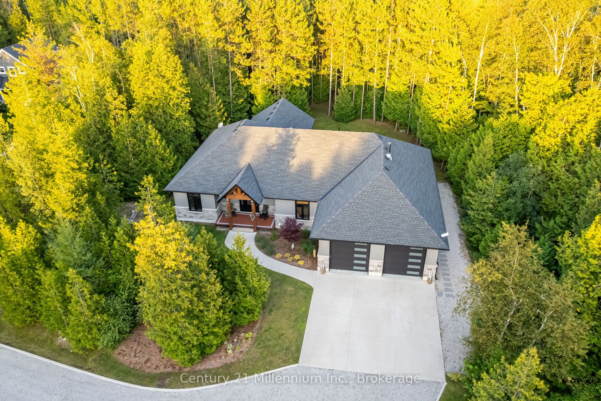 17 Phillips Place, South Bruce Peninsula, ON N0H 2T0