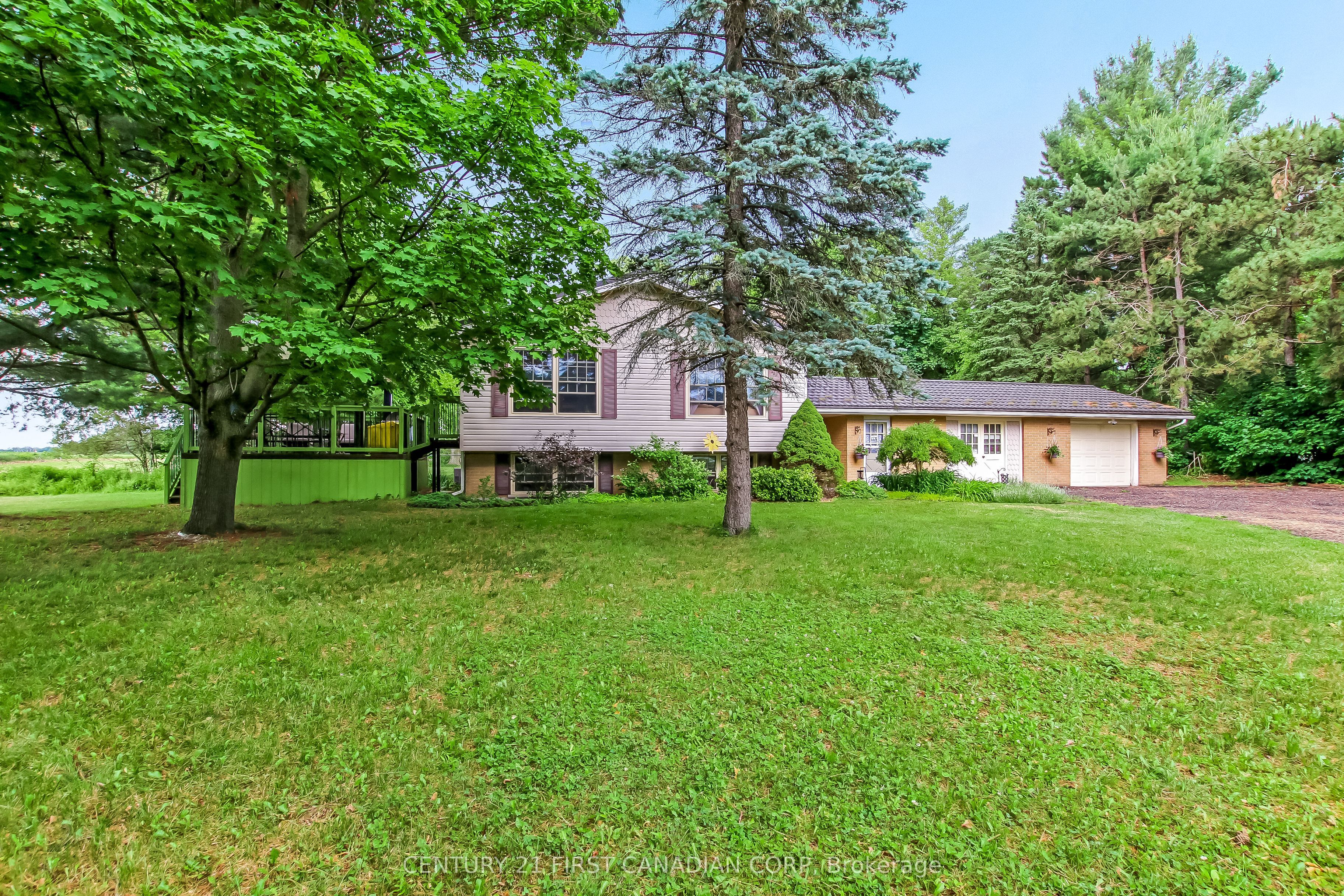 6892 Century Drive, Strathroy-Caradoc, ON N6B 3N1 photo 2