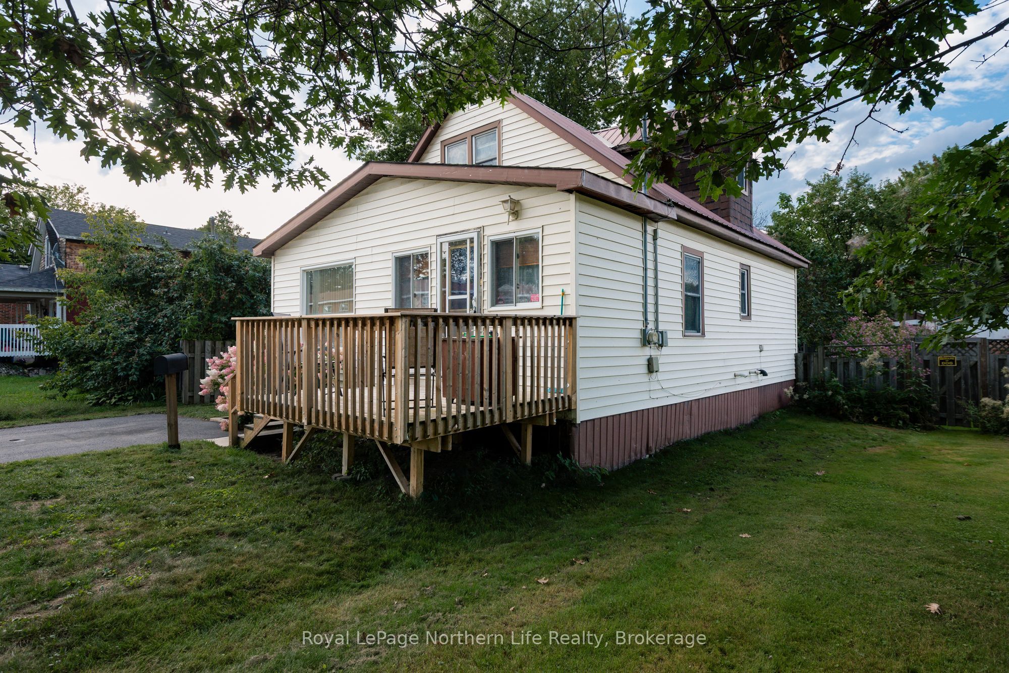 126 Judge Avenue, North Bay, ON P1A 1B6 photo 2