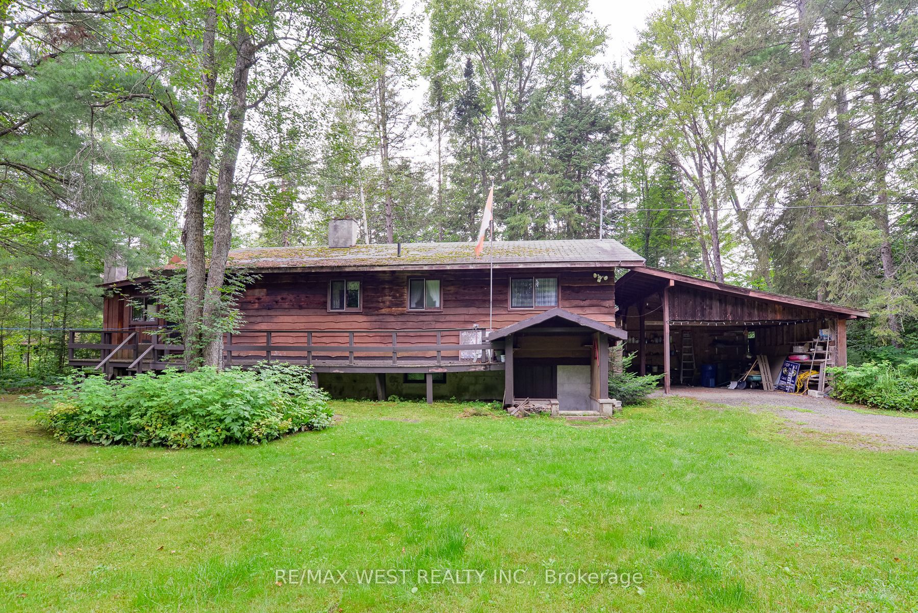 52 Robert Road W, Huntsville, ON P1H 2J4