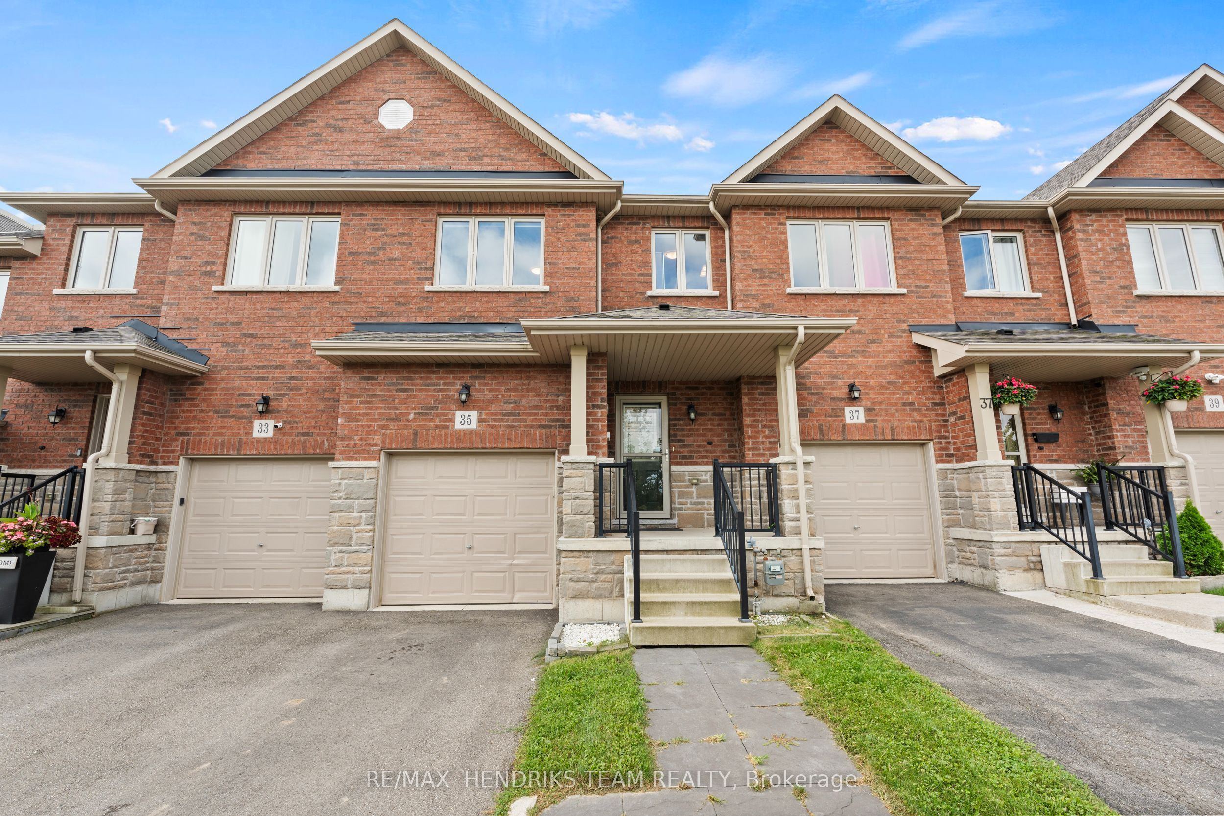 35 Sunset Way, Thorold, ON L0S 1A0 photo 2