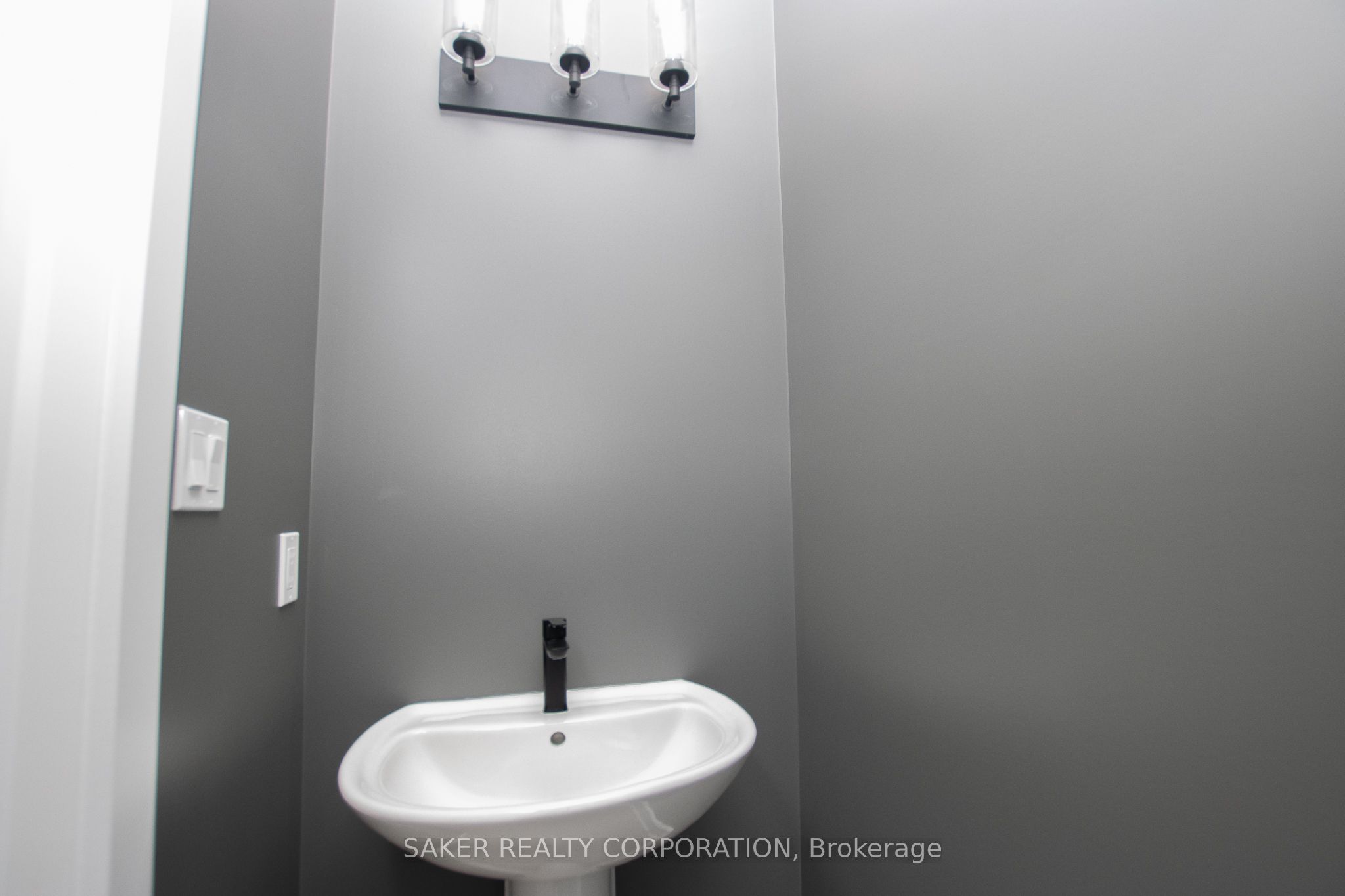 621 REGENT Street, Strathroy-Caradoc, ON N0L 1W0 photo 3