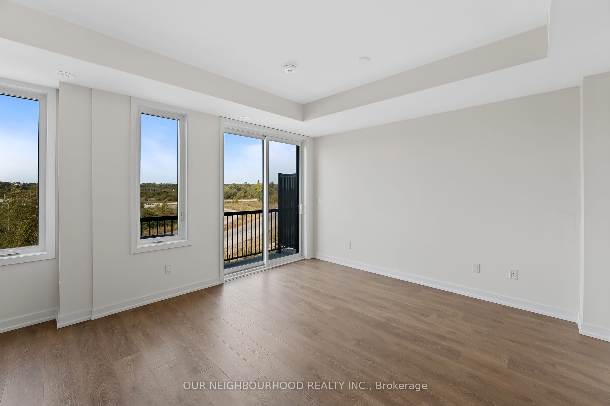 160 Densmore Road 1203, Cobourg, ON K9A 0X8 photo 4