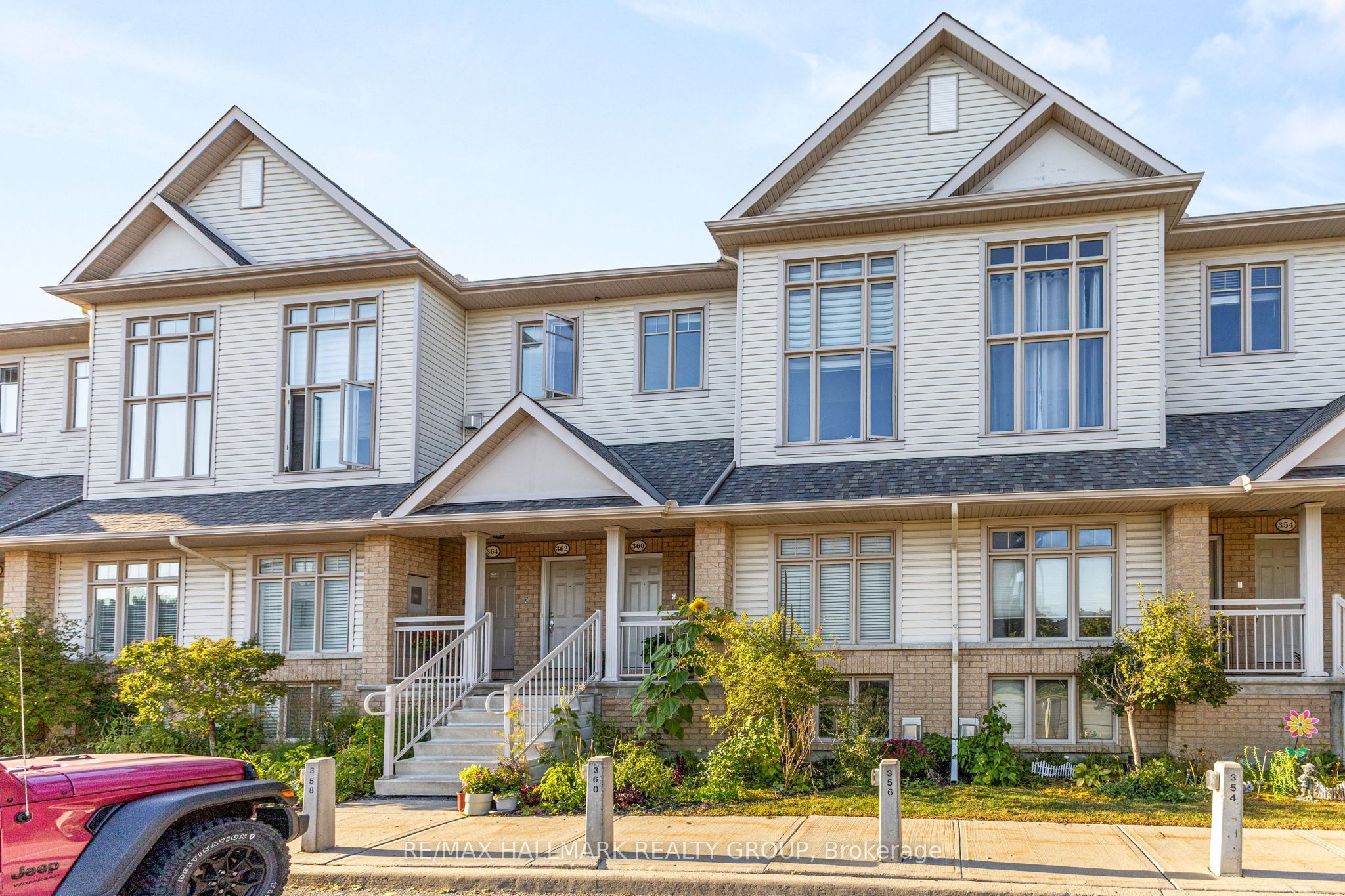 358 Galston Private, Orleans - Convent Glen and Area, ON K1W 0G3