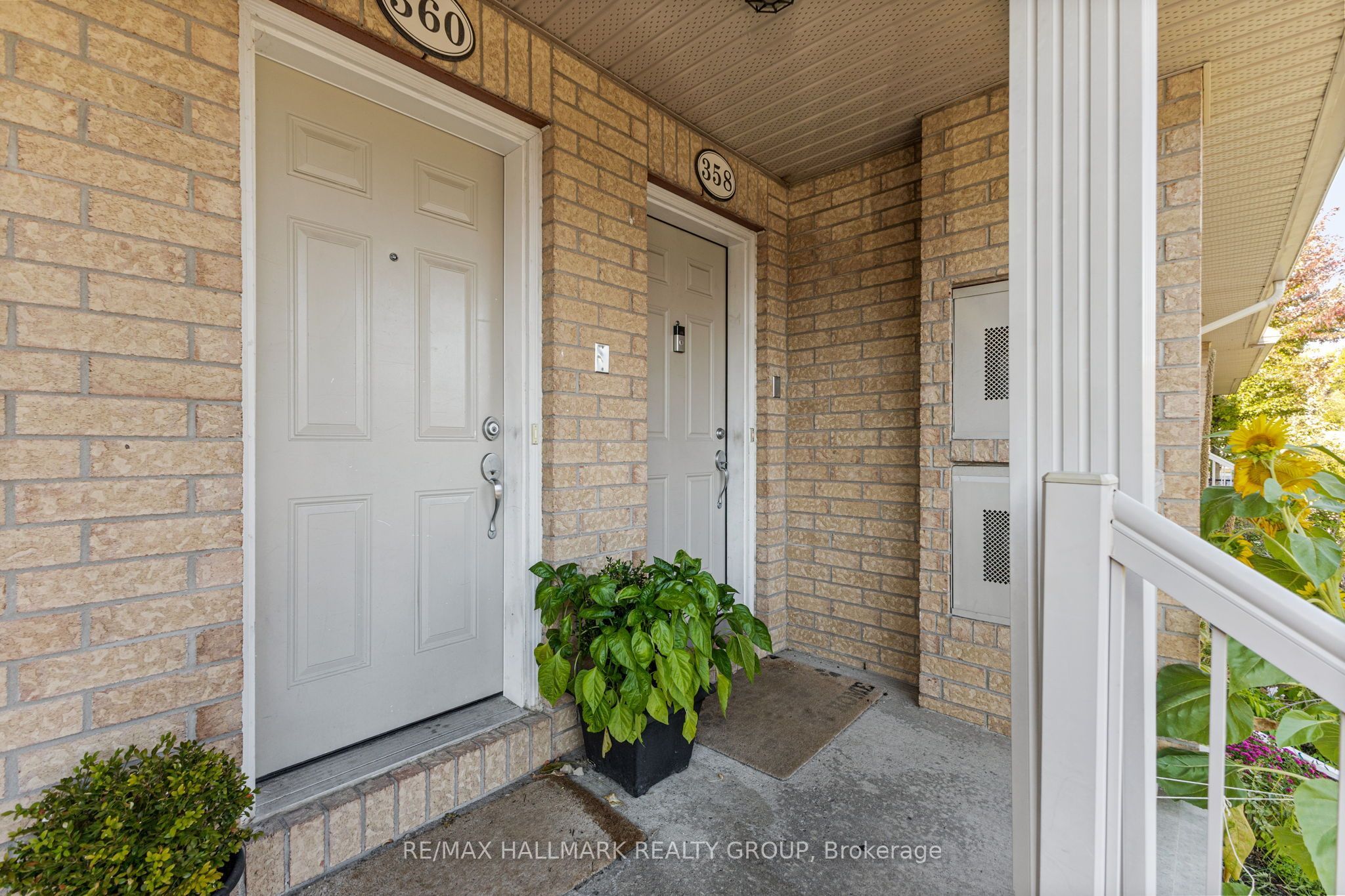 358 Galston Private, Orleans - Convent Glen and Area, ON K1W 0G3 photo 4
