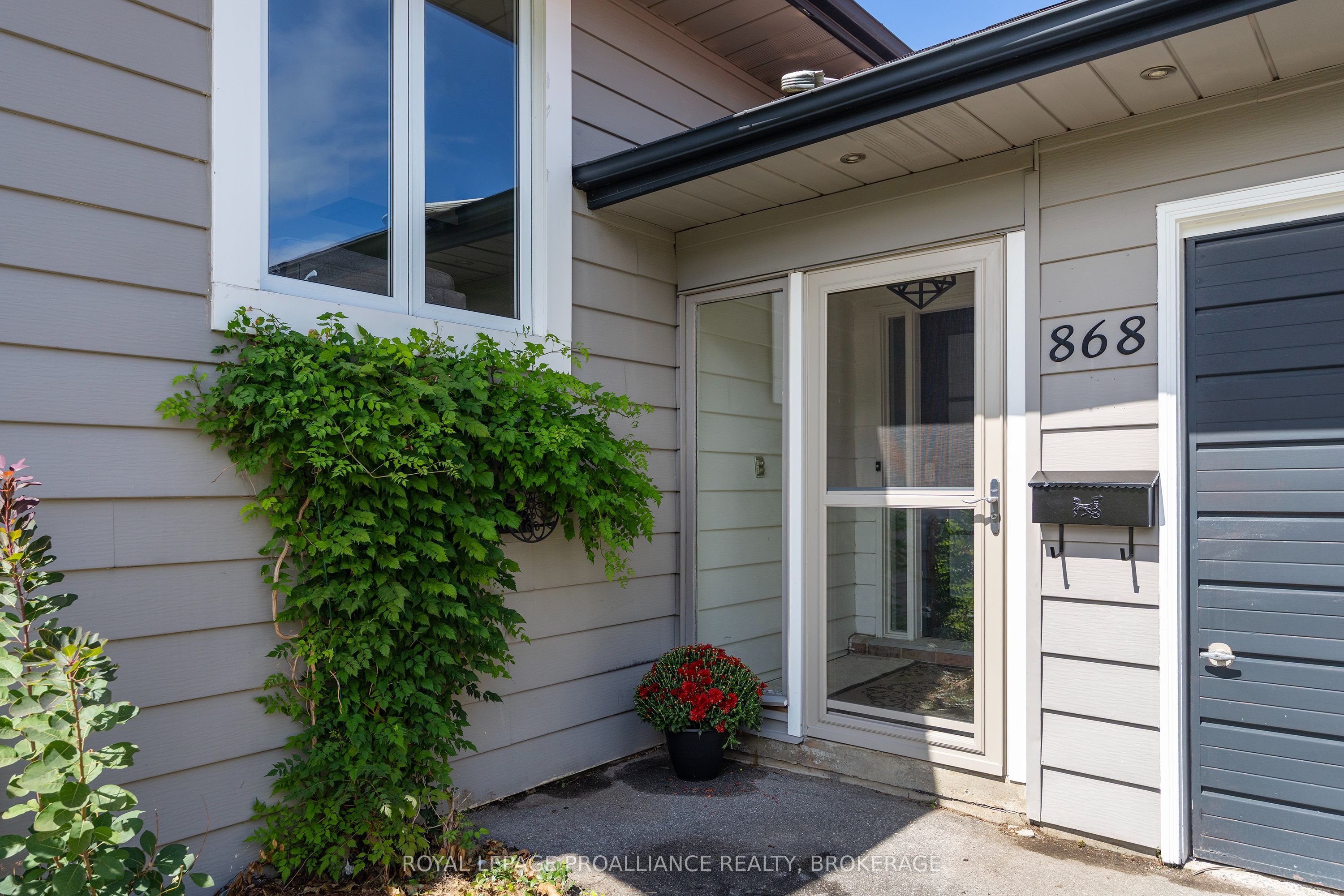 868 Allum Avenue, Kingston, ON K7M 7A1 photo 3