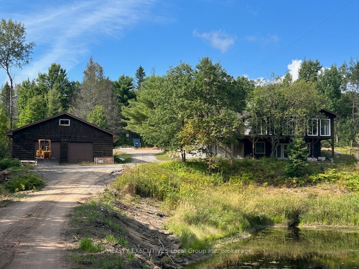 348 Halls Road E, Magnetawan, ON P0A 1P0