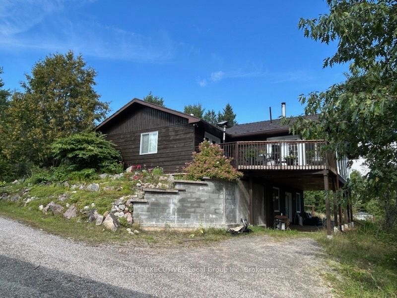 348 Halls Road E, Magnetawan, ON P0A 1P0 photo 2