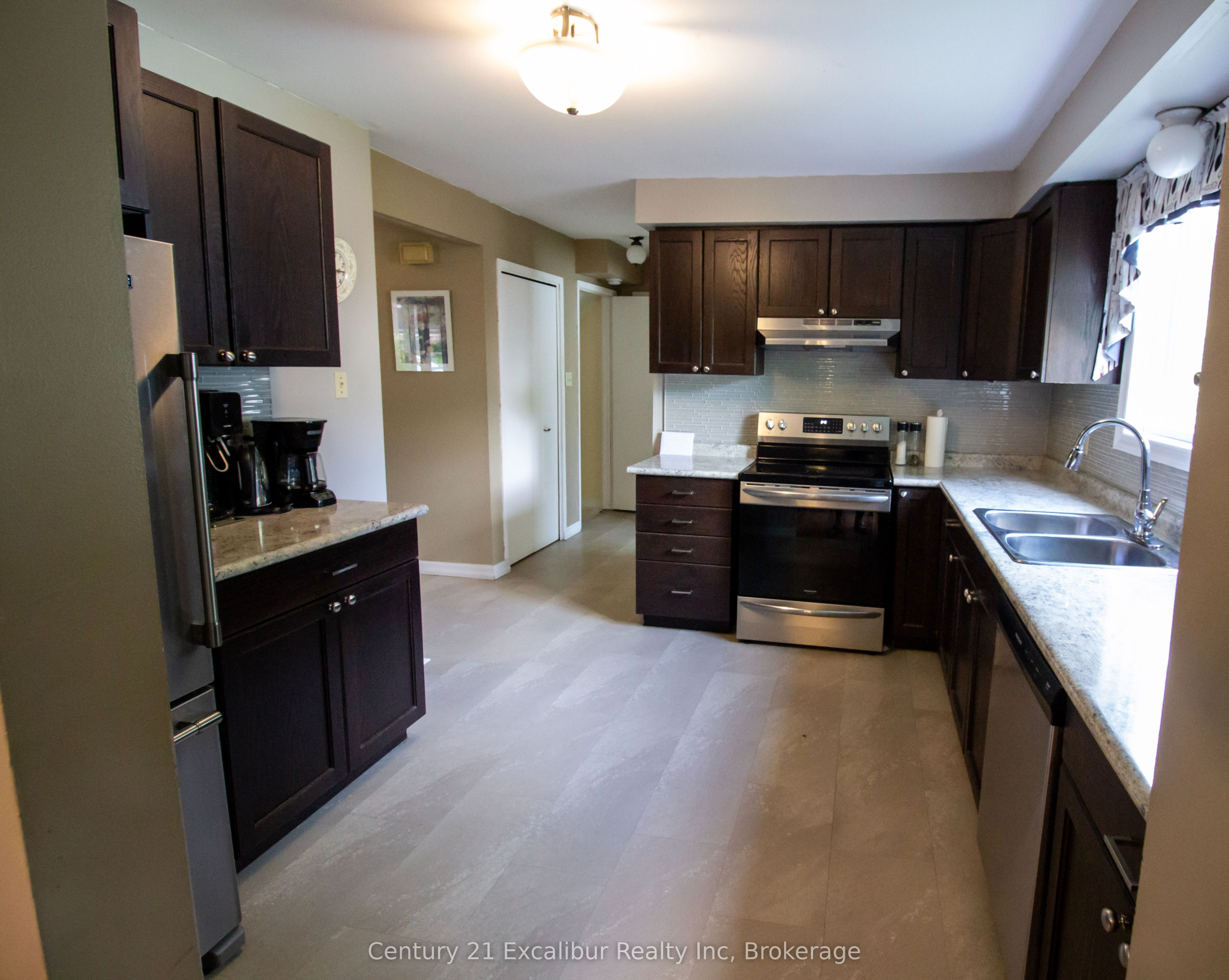 6 Braeside Road, Centre Wellington, ON N1M 2Y8 photo 3