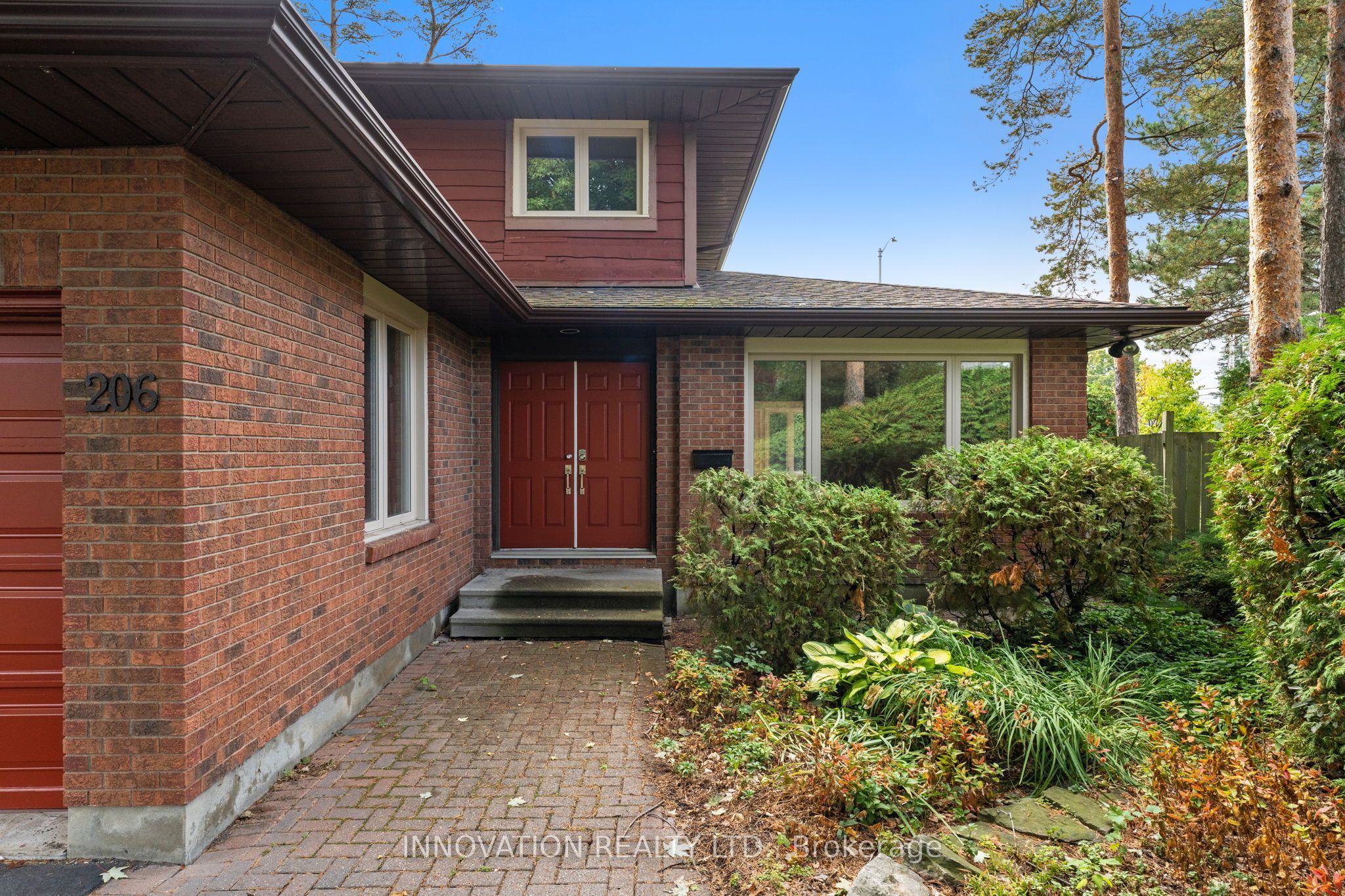 206 Cypress Court, Crystal Bay - Rocky Point - Bayshore, ON K2H 8Z8 photo 2