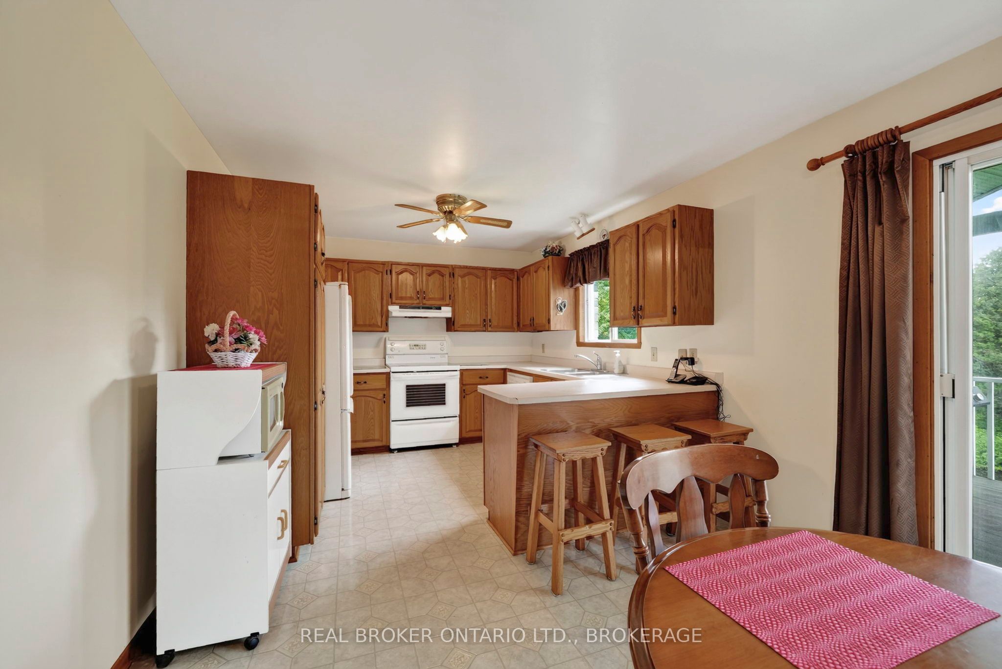 17550 Island Road, South Stormont, ON K0C 1S0 photo 5