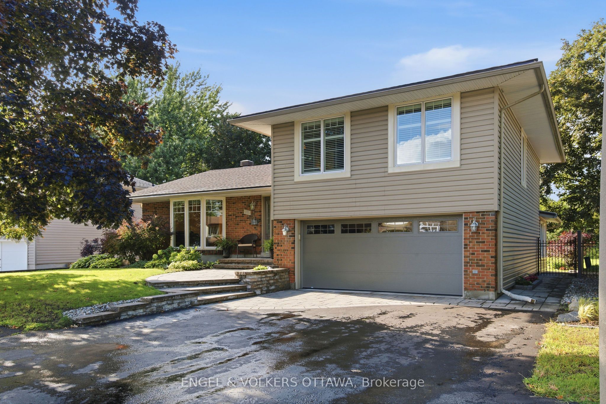 885 Plante Drive, Hunt Club - Windsor Park Village and Area, ON K1V 9E3