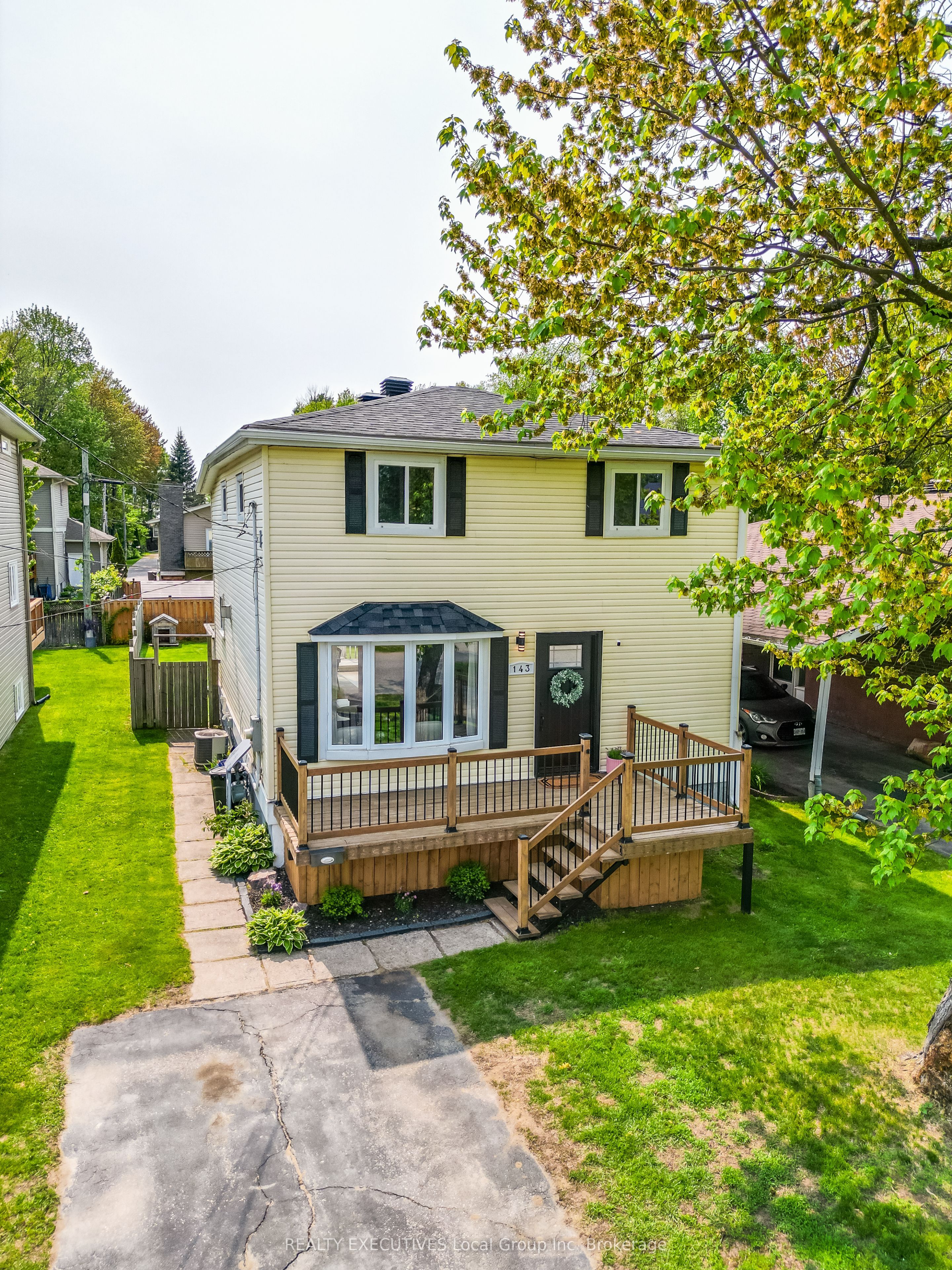 143 Whitney Avenue, North Bay, ON P1A 1Y7 photo 2