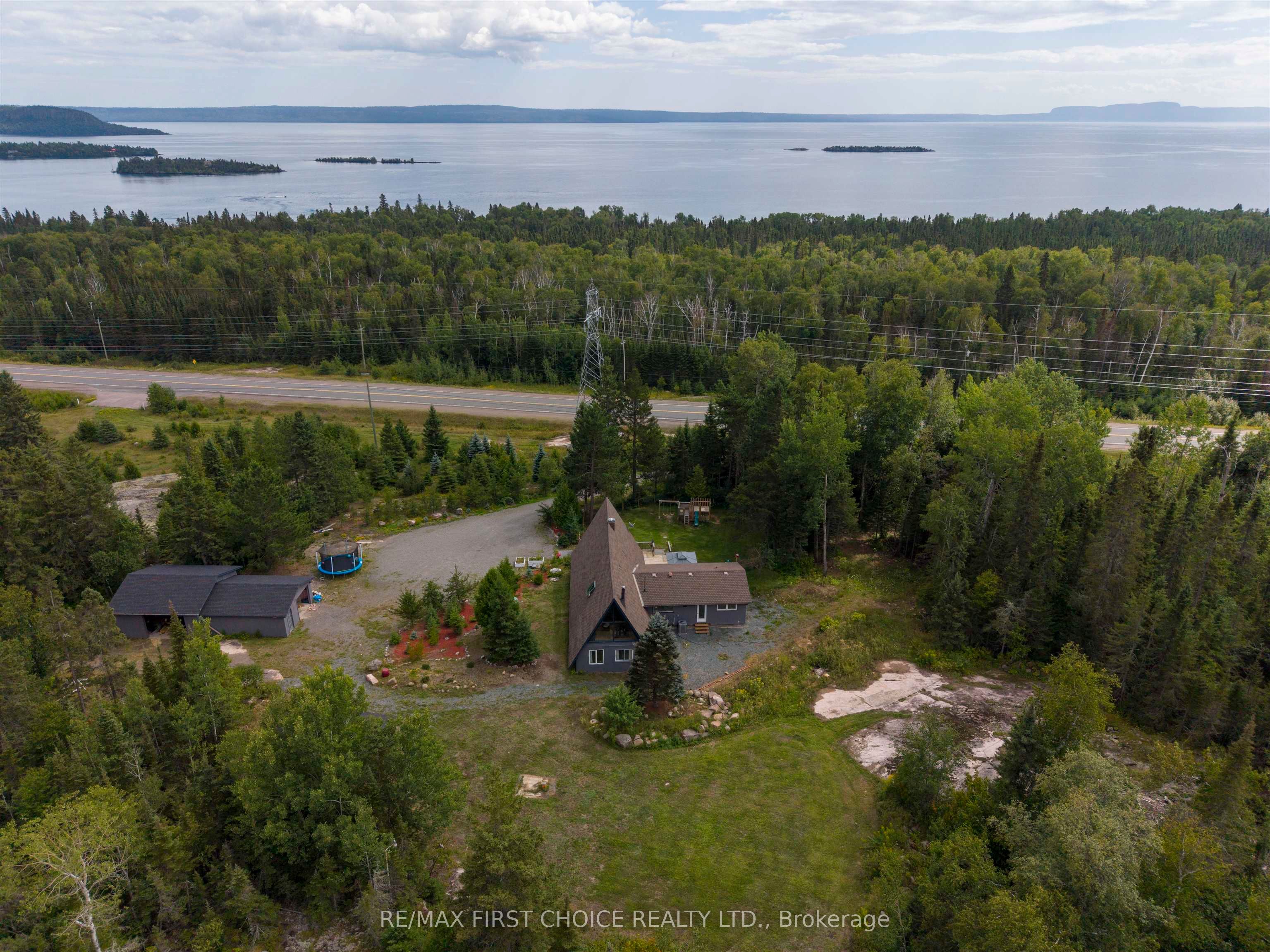 1950 Lakeshore Drive, Shuniah, ON P7A 0L3 photo 2