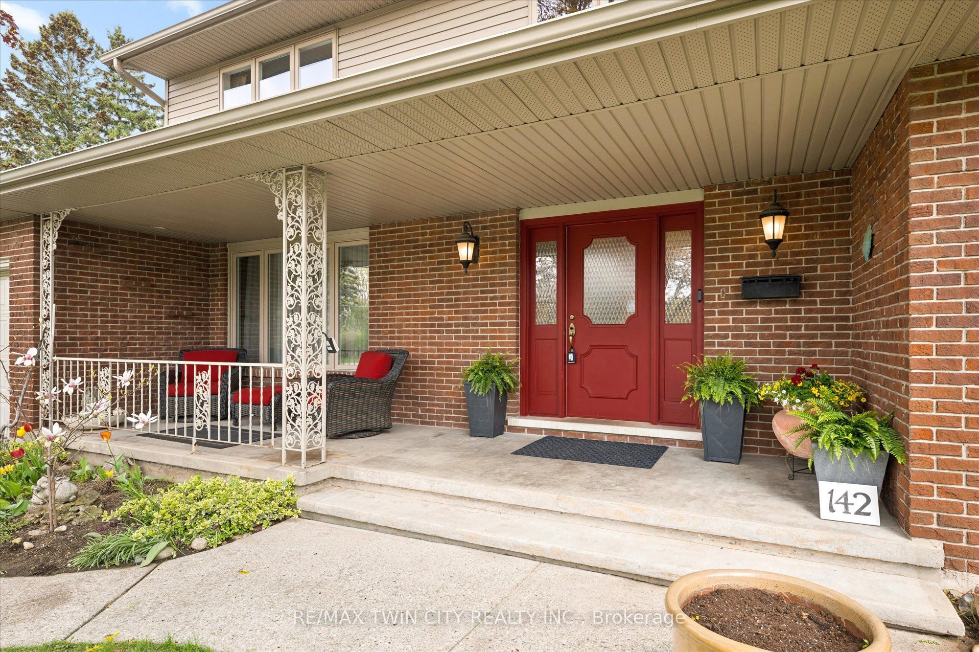 142 Carson Drive, Kitchener, ON N2B 2Z2 photo 5