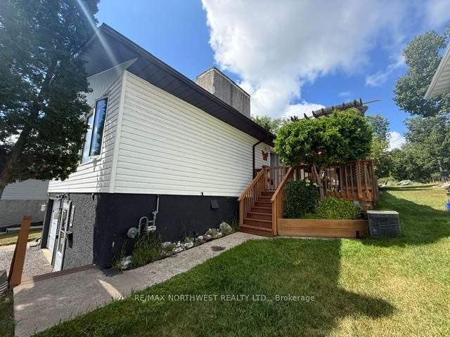 120 Minto Cres, Kenora, ON P9N 3K2 photo 3