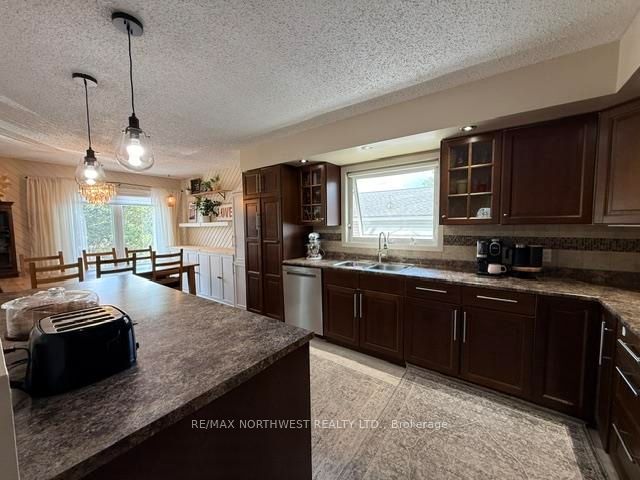 120 Minto Cres, Kenora, ON P9N 3K2 photo 5