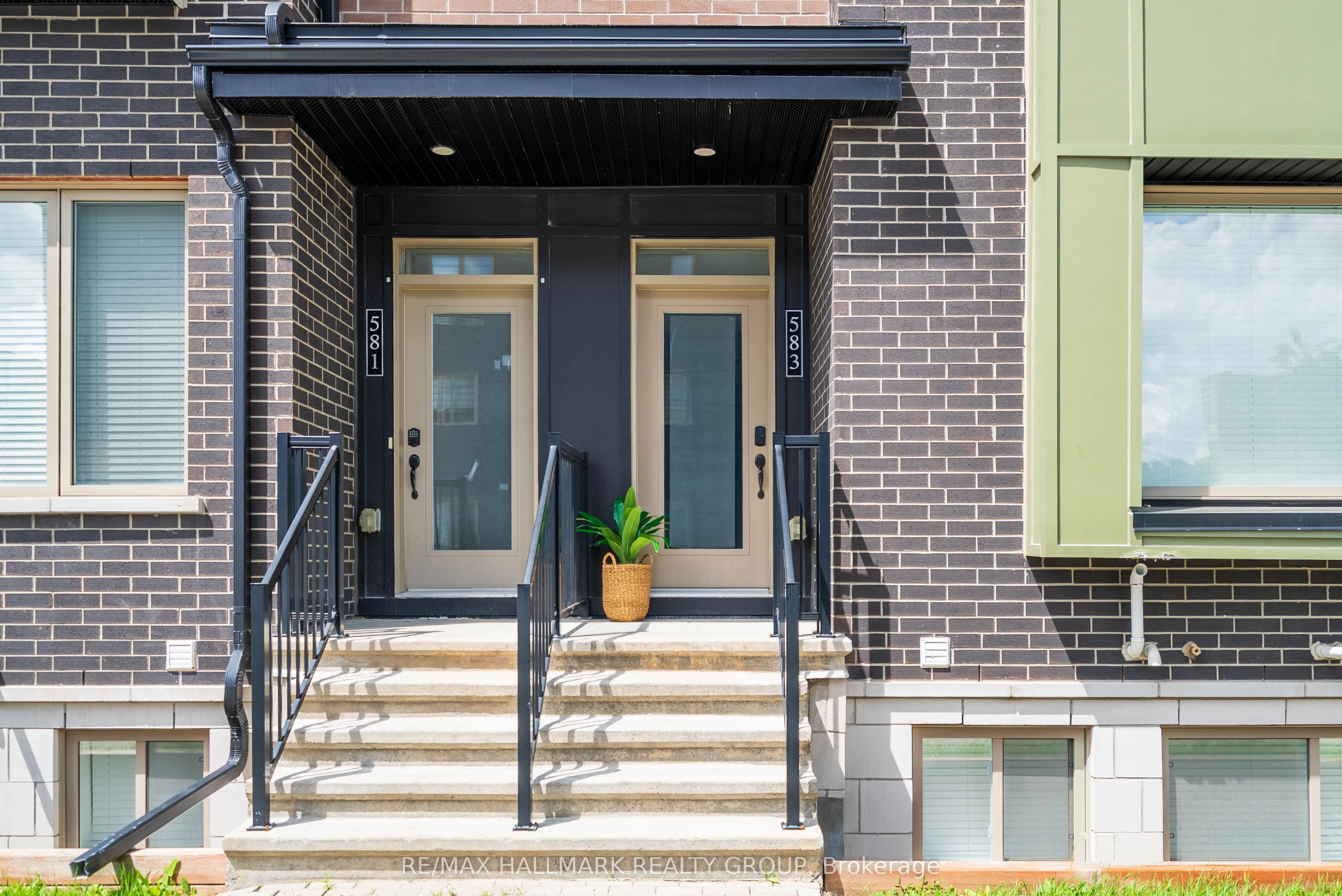 583 Takamose Private 217, Manor Park - Cardinal Glen and Area, ON K1K 4Z4 photo 3