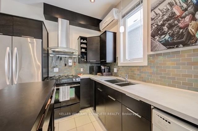 27 Mill Street, Hamilton, ON L8R 2E2 photo 2