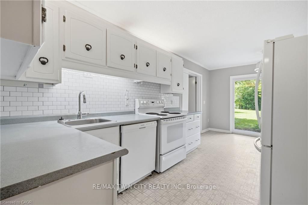 121 University Avenue E 80, Waterloo, ON N2J 4J1 photo 5