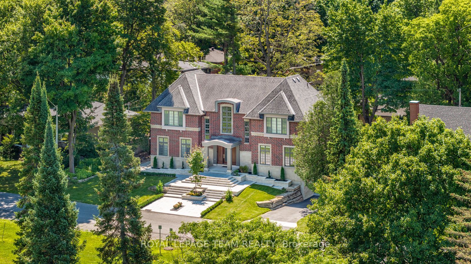 250 Sandridge Road, Rockcliffe Park, ON K1L 5A2 photo 2