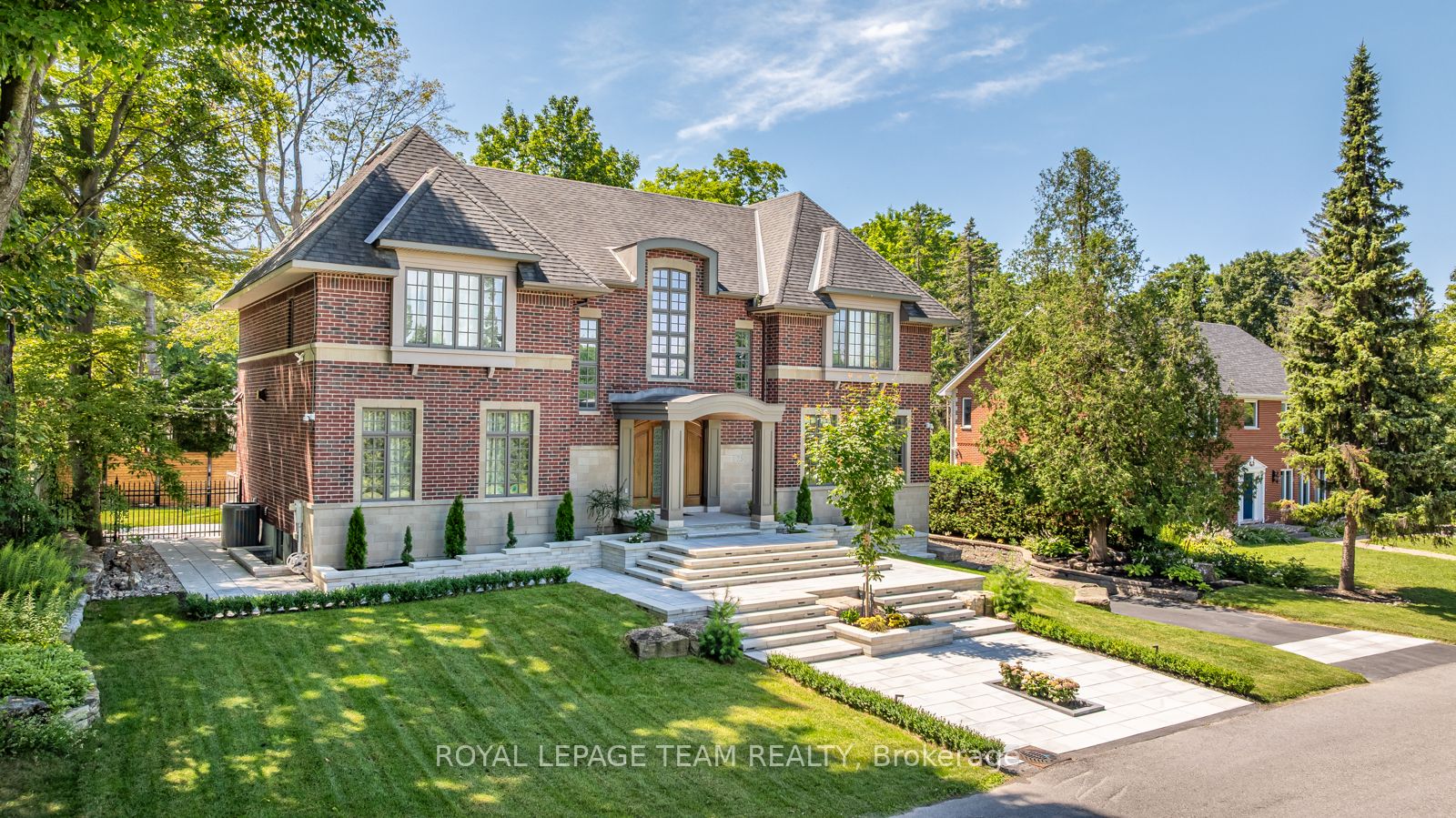 250 Sandridge Road, Rockcliffe Park, ON K1L 5A2 photo 3