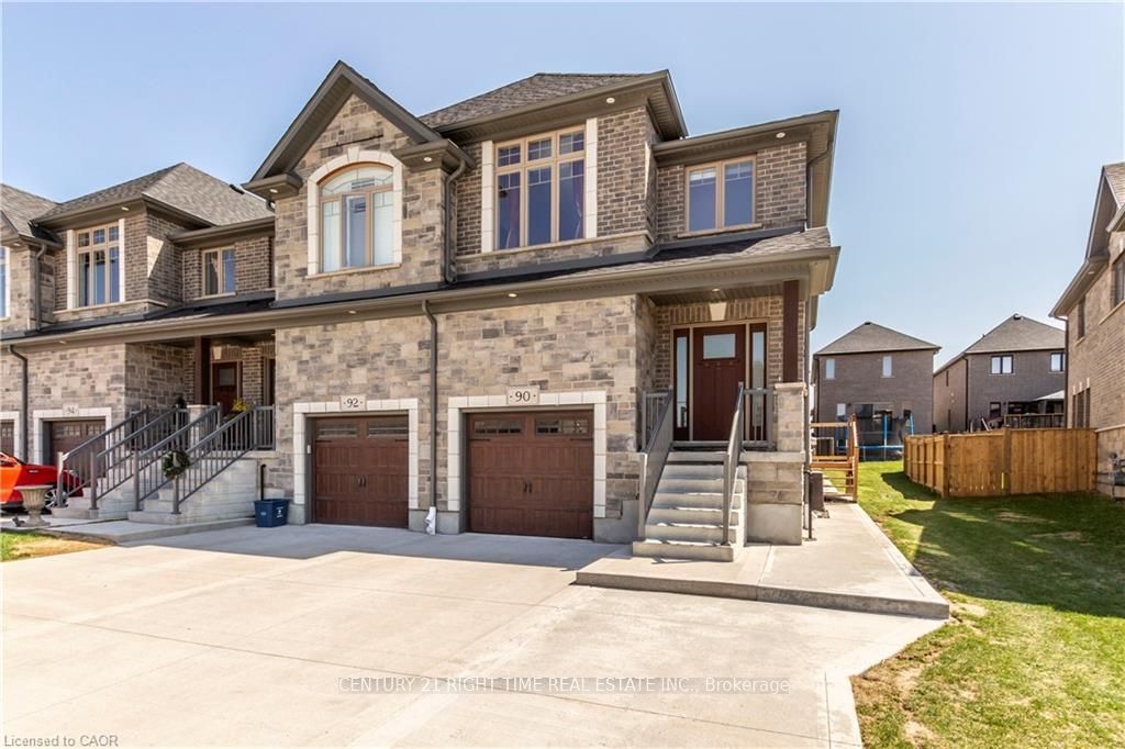 90 Hollybrook Trail, Kitchener, ON N2R 0M7 photo 2