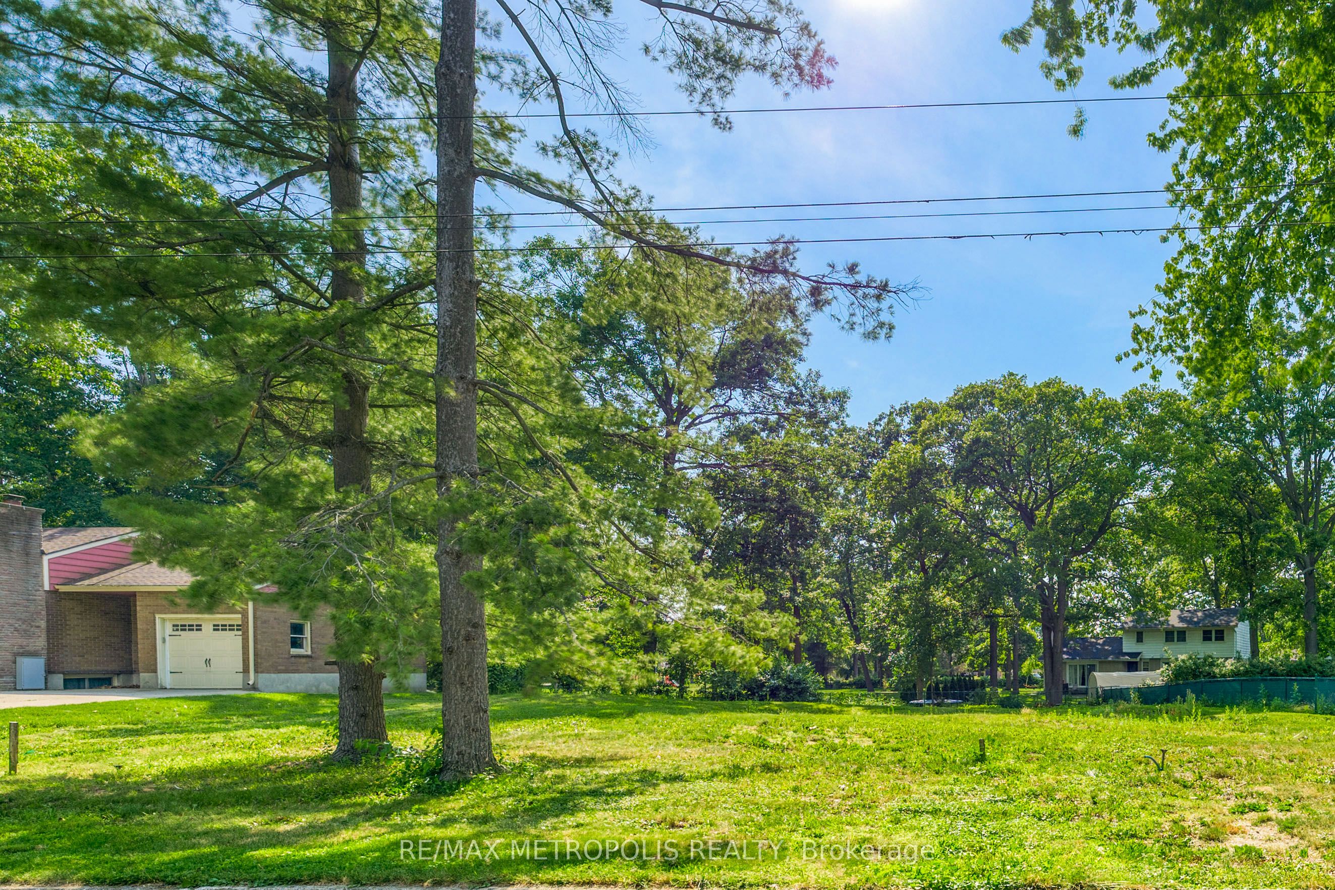 1307-S Ridgewood Drive, Sarnia, ON N7V 3R2