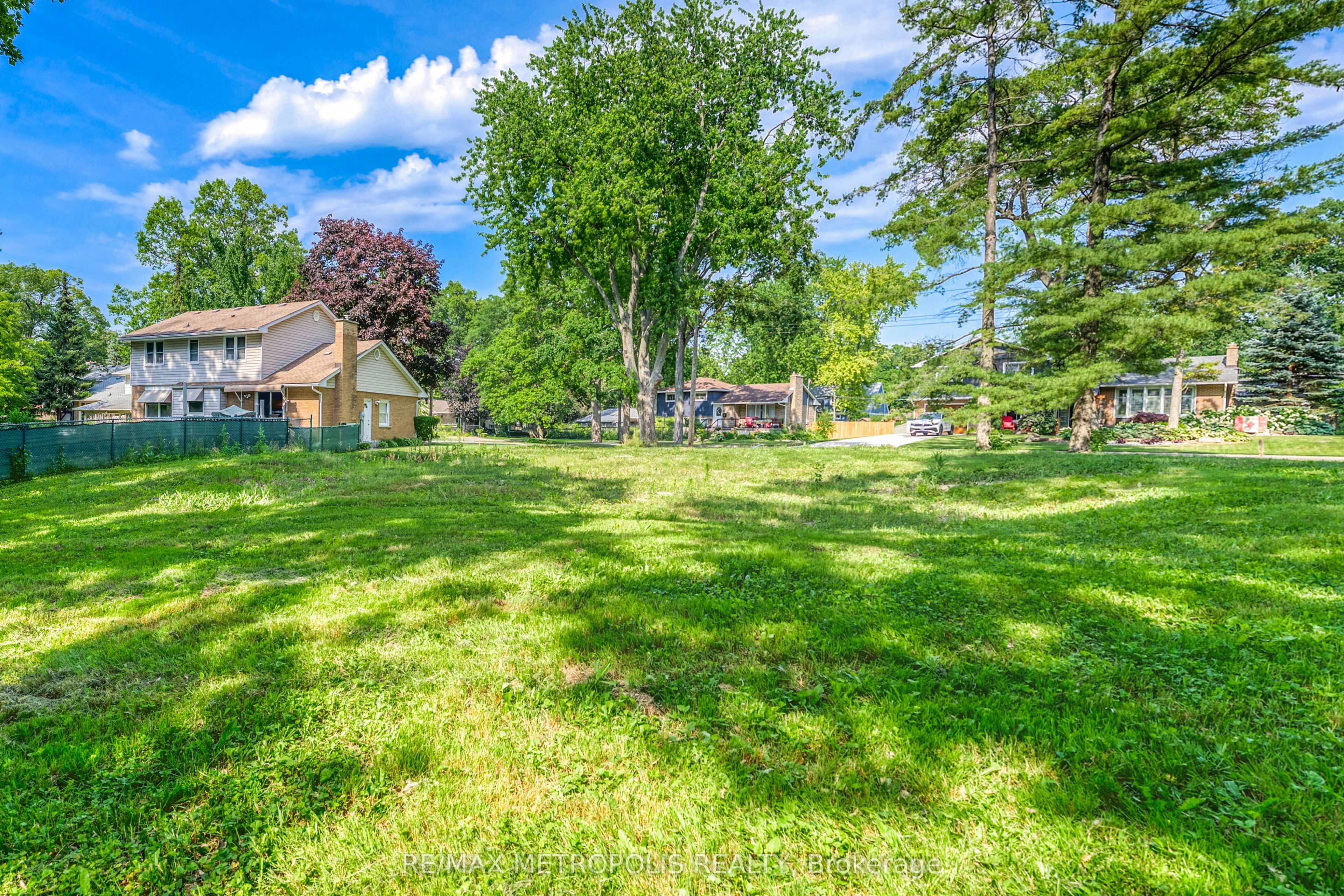 1307-S Ridgewood Drive, Sarnia, ON N7V 3R2 photo 3
