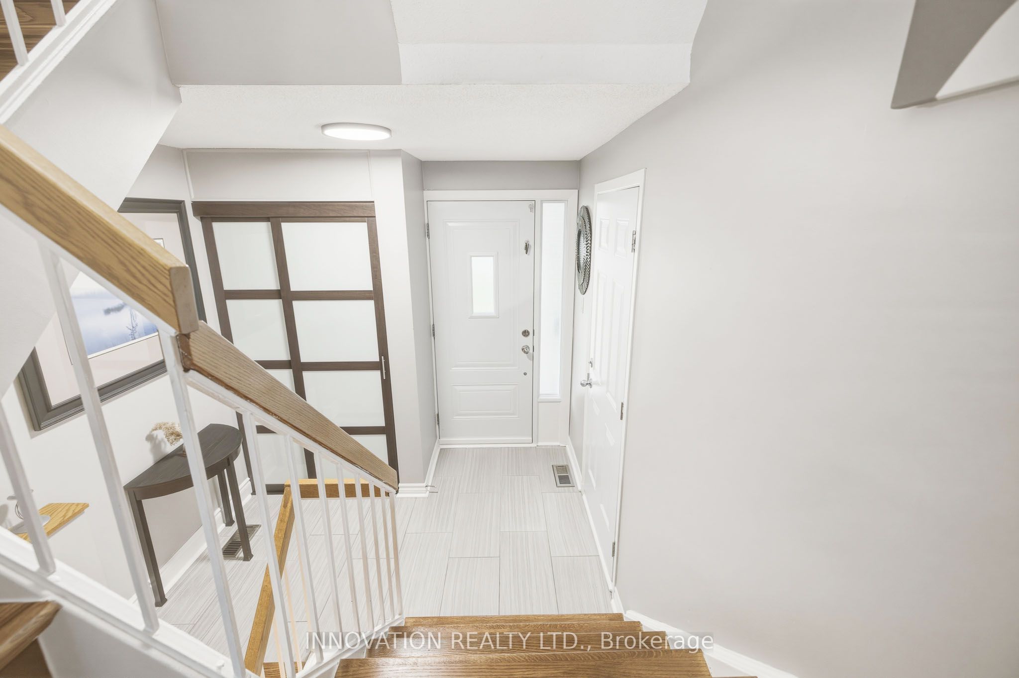 18 Benlea Drive C, Tanglewood - Grenfell Glen - Pineglen, ON K2G 4A8 photo 5