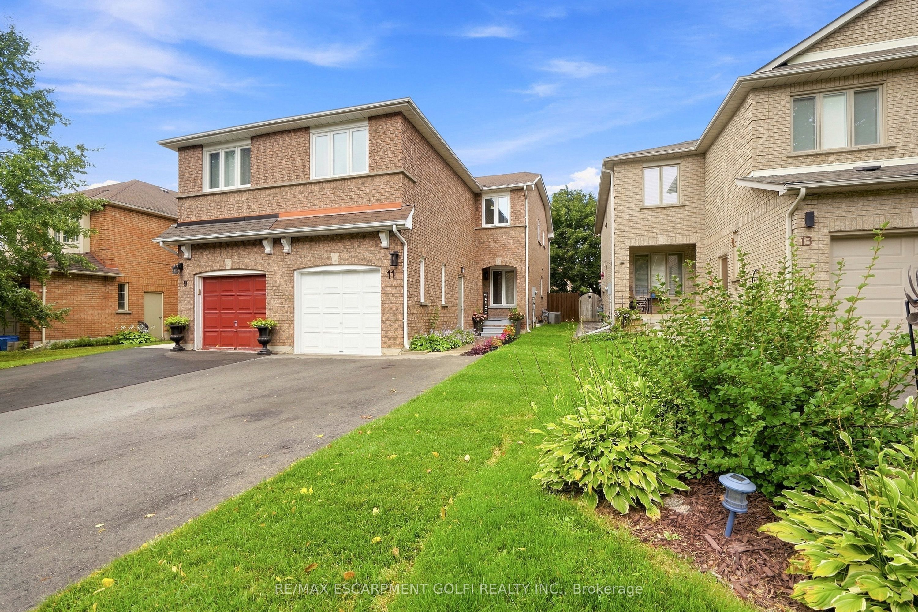 11 Wakefield Lane, Hamilton, ON L8B 0M2 photo 2