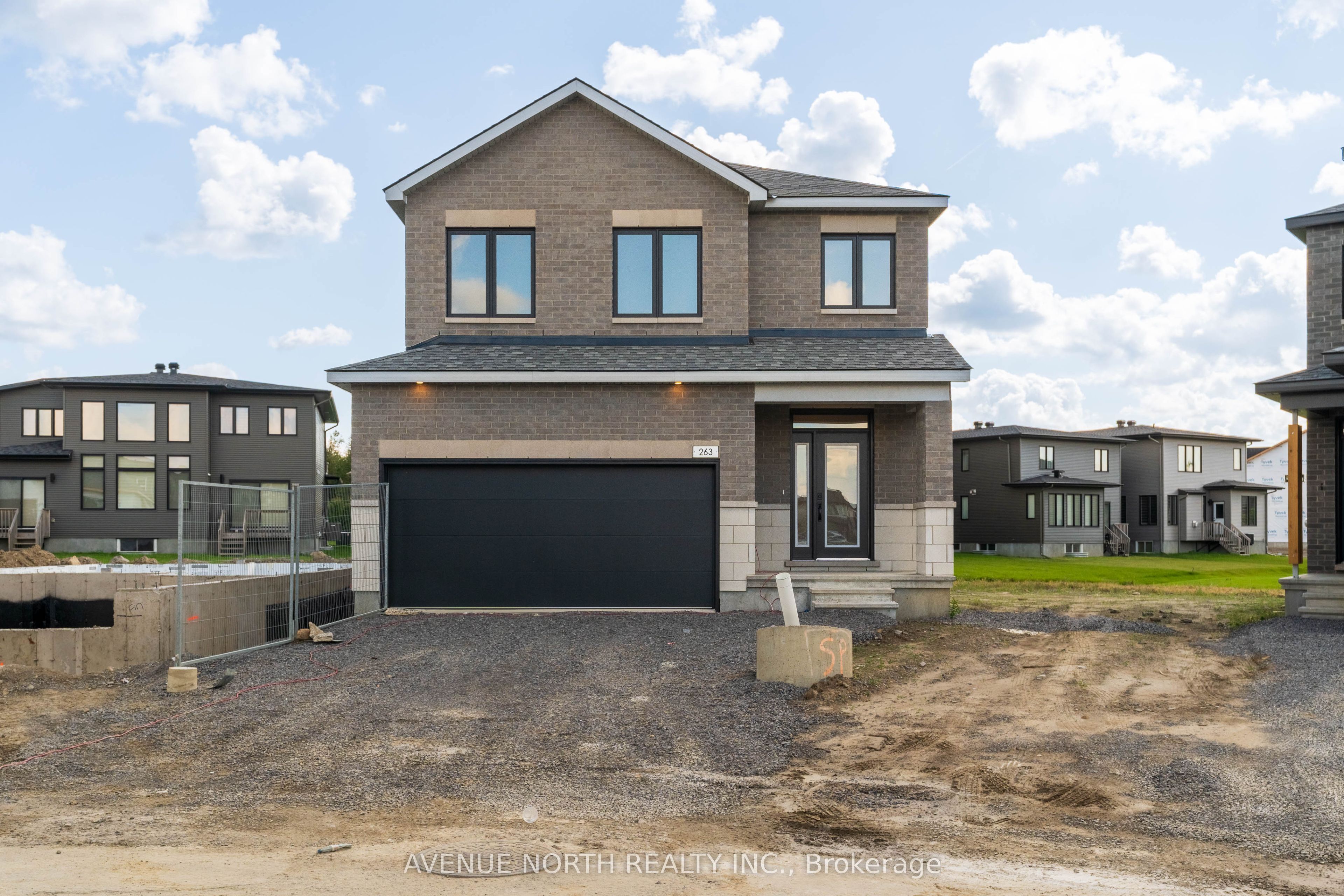 263 Ginebik Way, Blossom Park - Airport and Area, ON K1X 0H5
