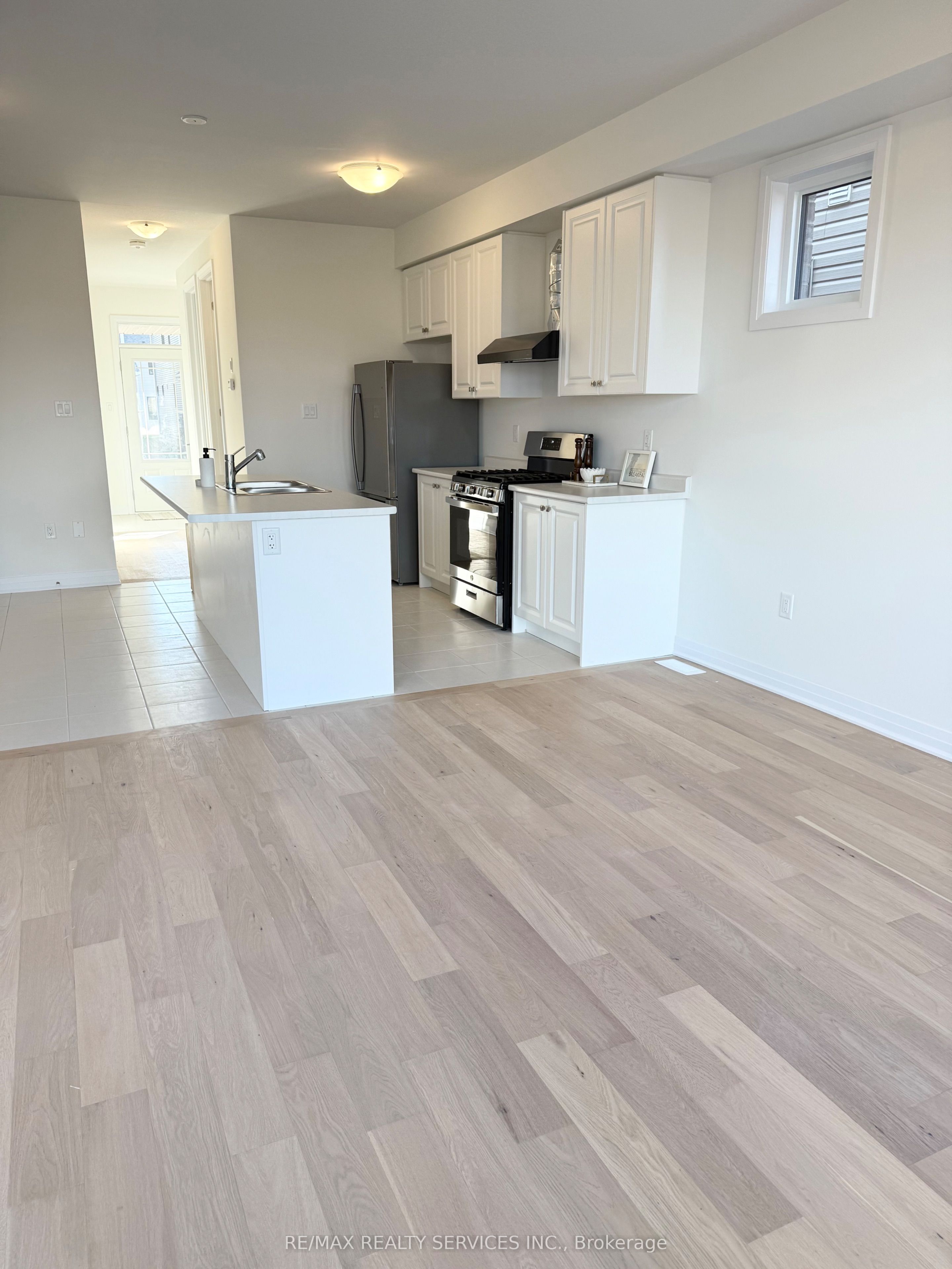 64 Masters Street, Welland, ON L3B 0N4 photo 4