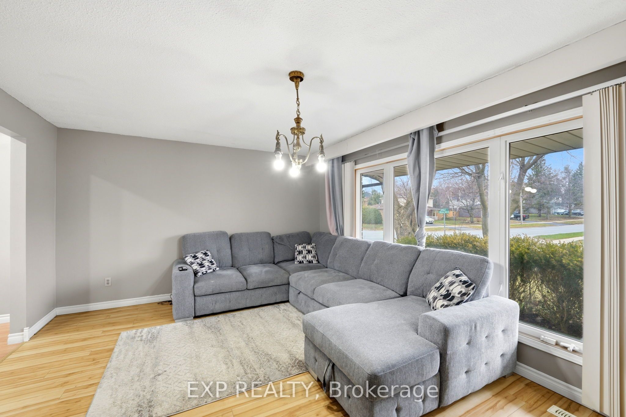 1 Nordale Court, Kawartha Lakes, ON K9V 4V4 photo 4