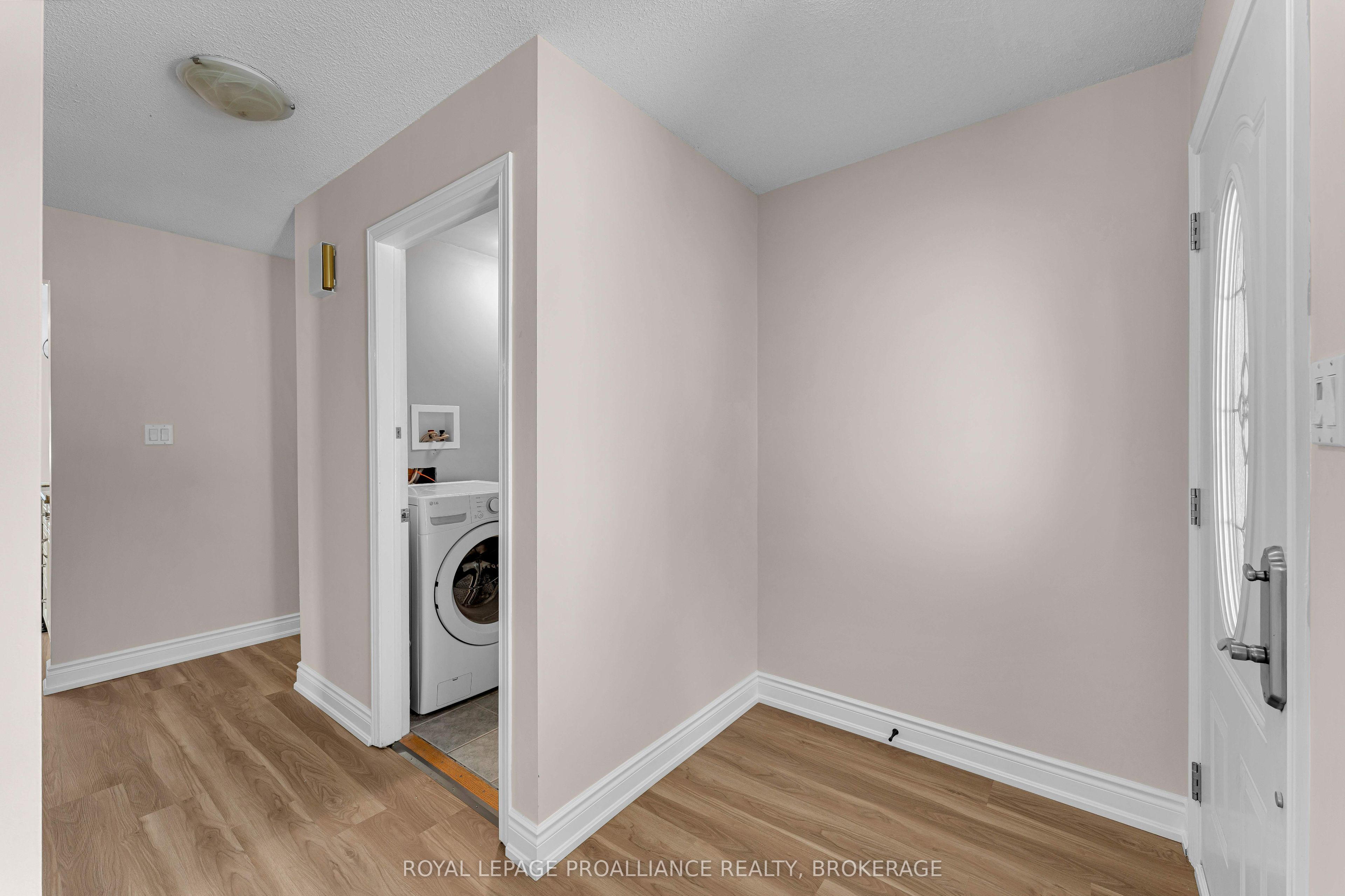 542 Davis Drive, Kingston, ON K7M 8J6 photo 4