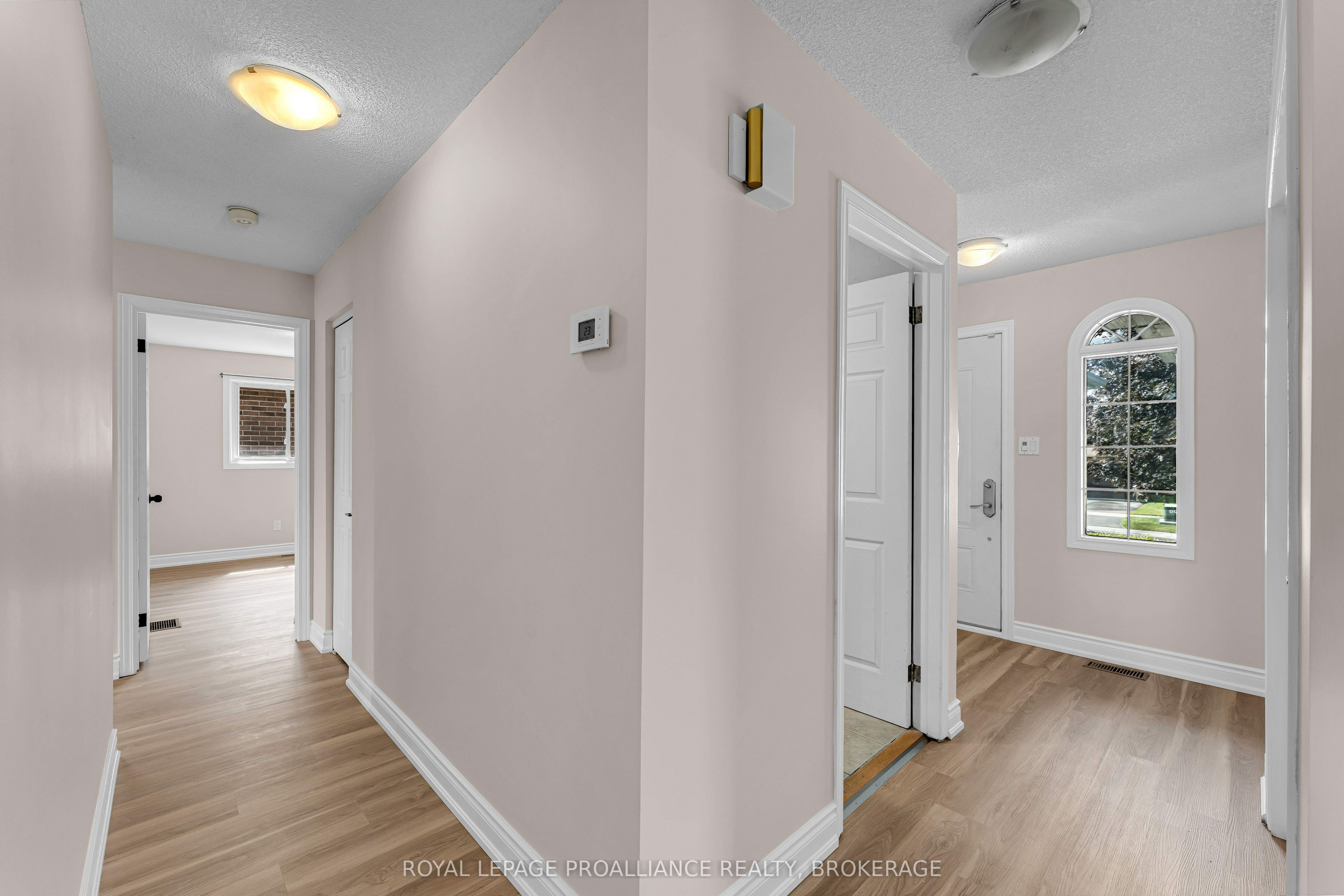 542 Davis Drive, Kingston, ON K7M 8J6 photo 5