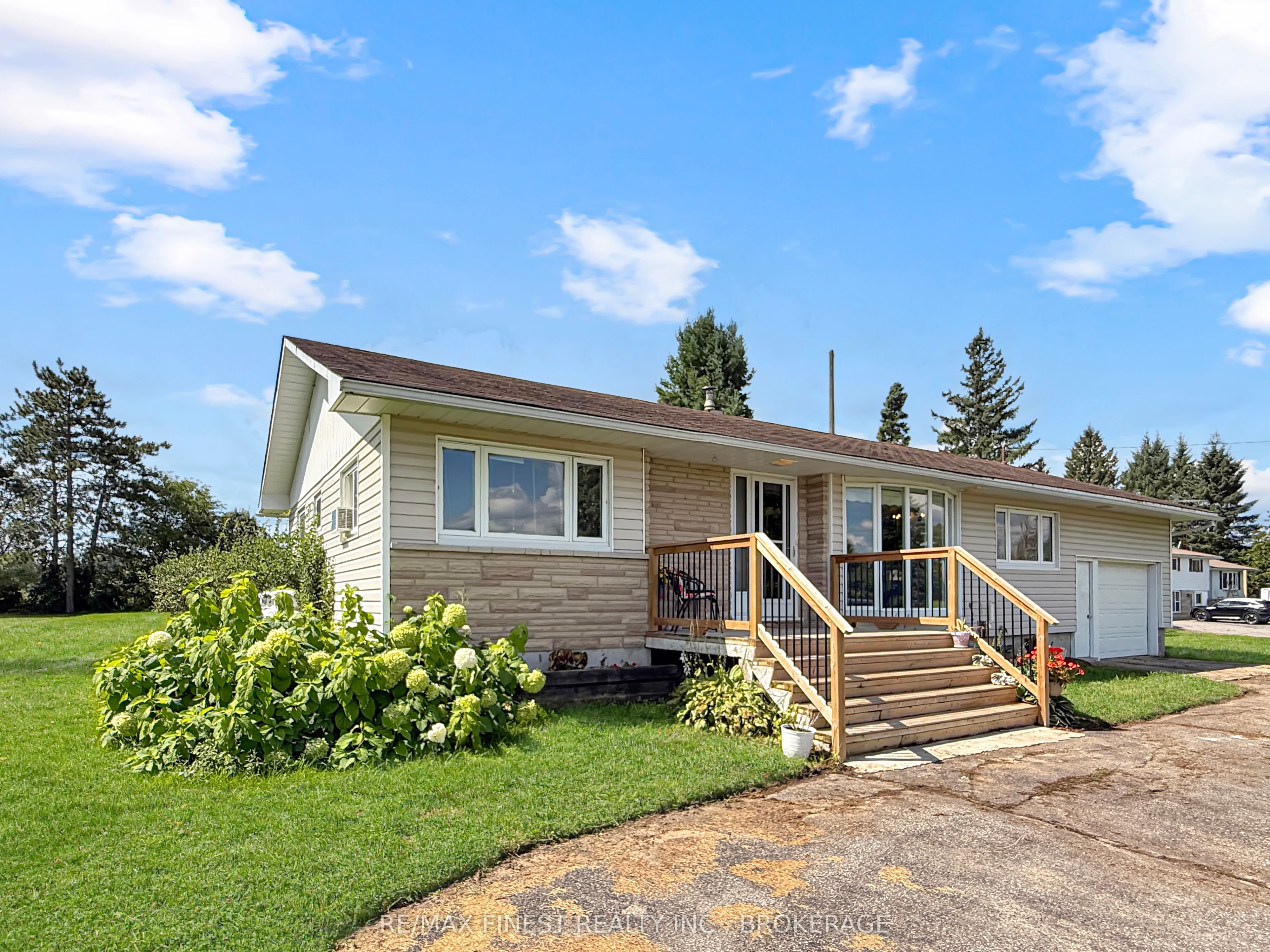 9859 County Rd 42, Westport, ON K0A 1X0 photo 2