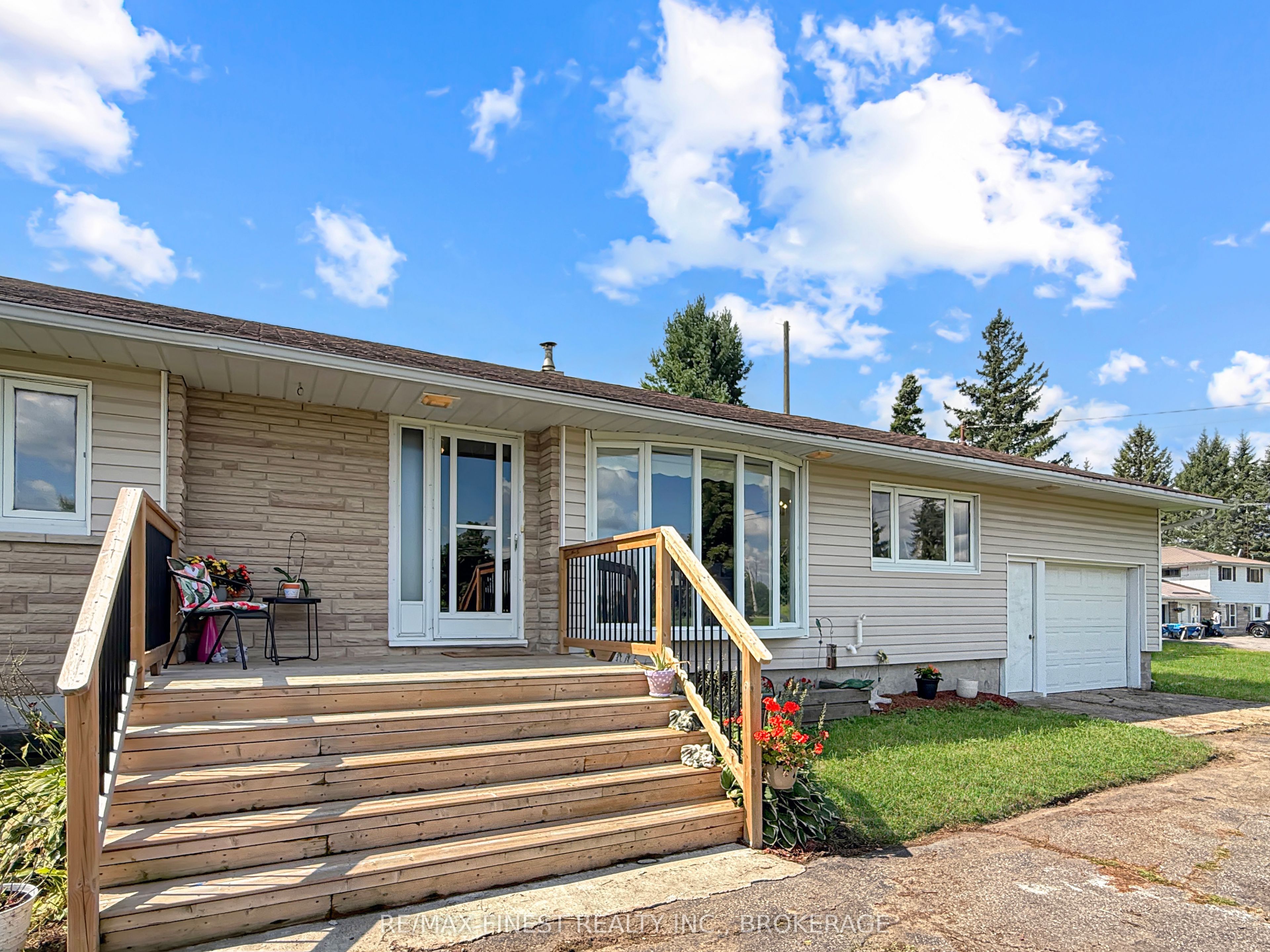 9859 County Rd 42, Westport, ON K0A 1X0 photo 4