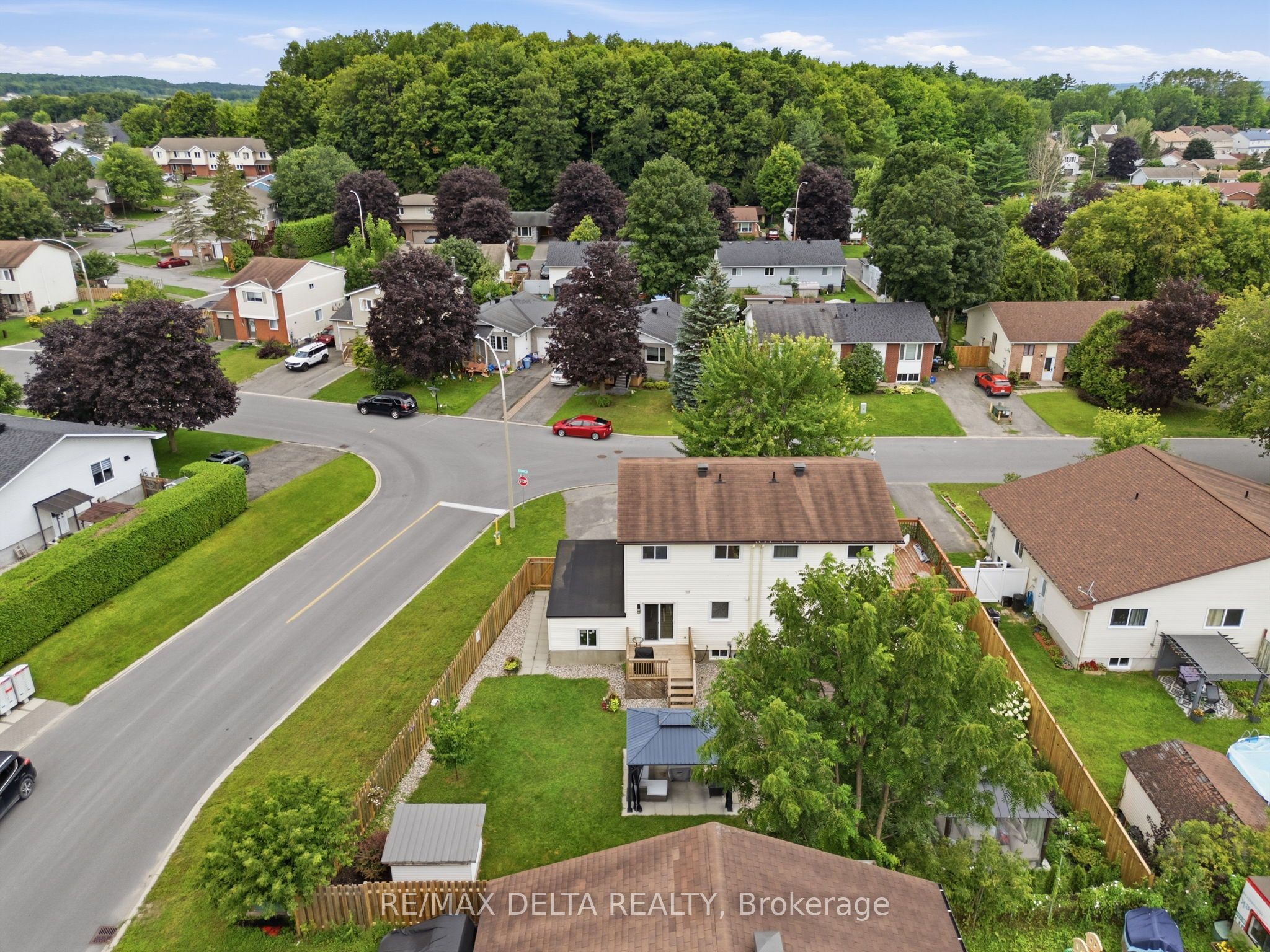 991 Dianne Street, Clarence-Rockland, ON K4K 1J6 photo 2